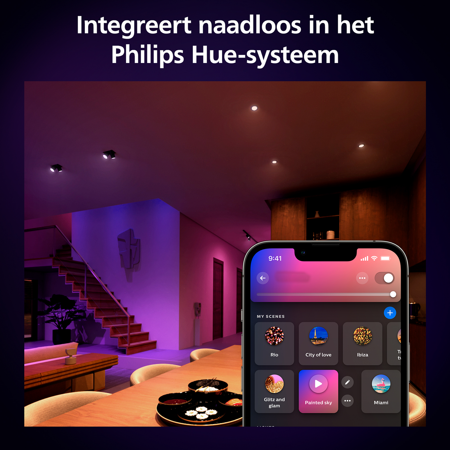 Een modern interieur met slimme verlichting, bestuurd door een telefoon-app.