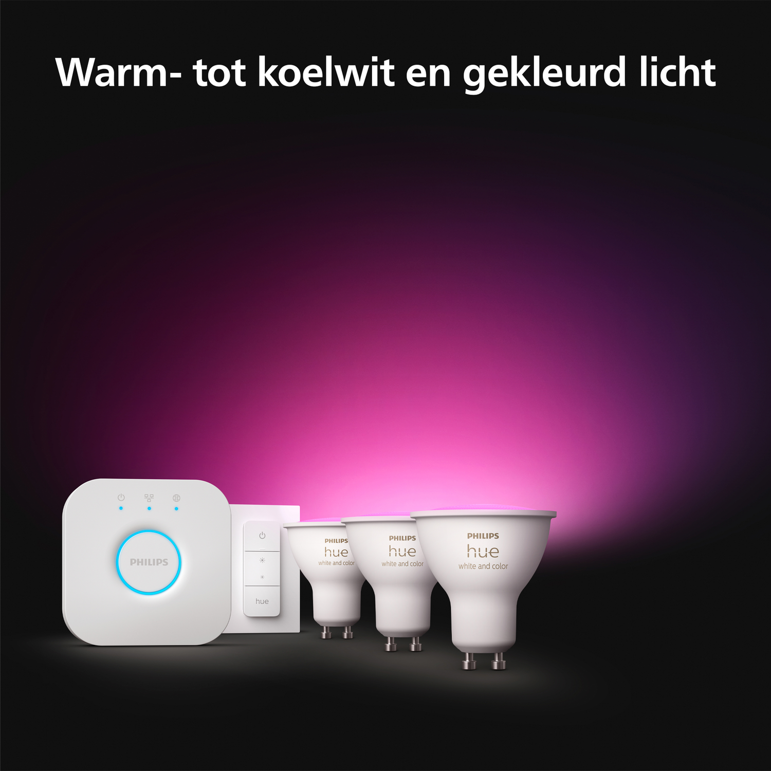 Philips Hue slimme lampen met een bridge, afstandsbediening en drie witte en gekleurde lampen.
