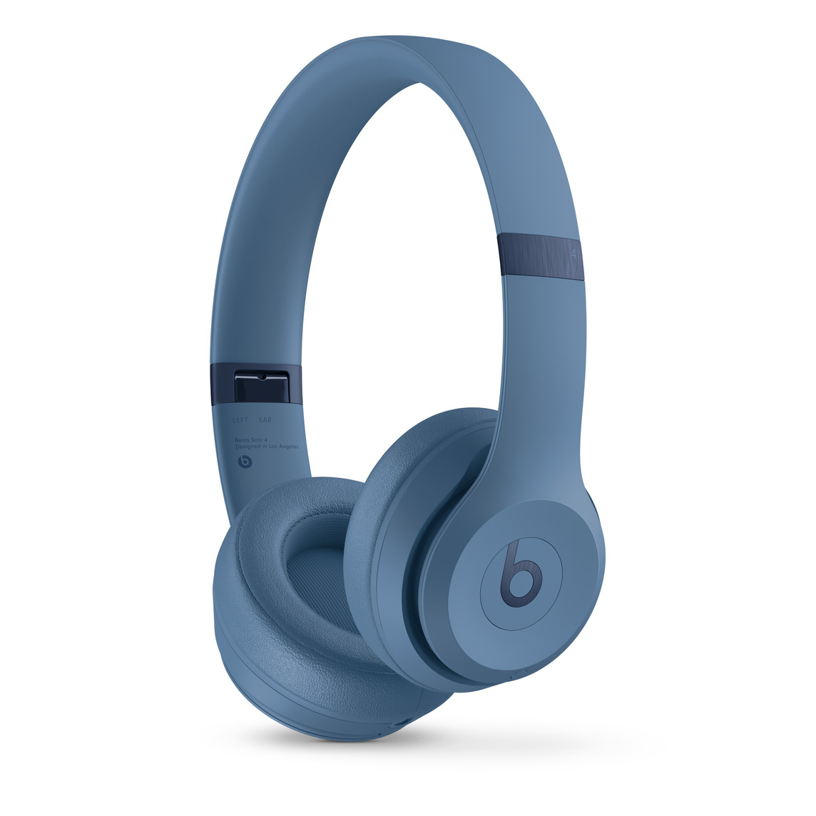 Beats logosu olan mavi Beats kulaklıkları. Kulaklıklar beyaz bir arka plan üzerinde.