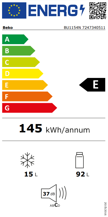 Energia címke. E besorolású hűtőszekrényt és fogyasztási adatokat mutat.