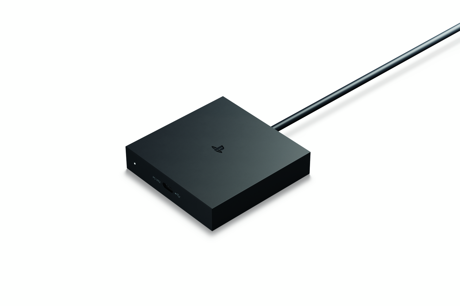 Accesorio negro de PlayStation sobre blanco. Tiene una parte superior cuadrada, un logotipo y un cable.