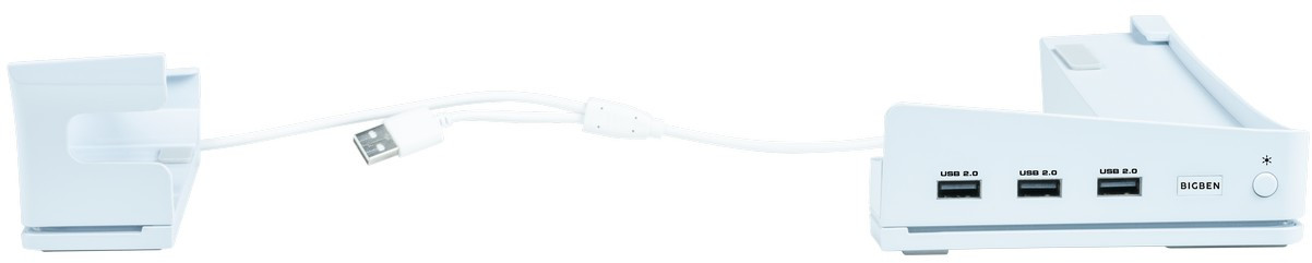 Két fehér dokkolóállomás, egy USB-csatlakozóval ellátott kábellel összekötve.