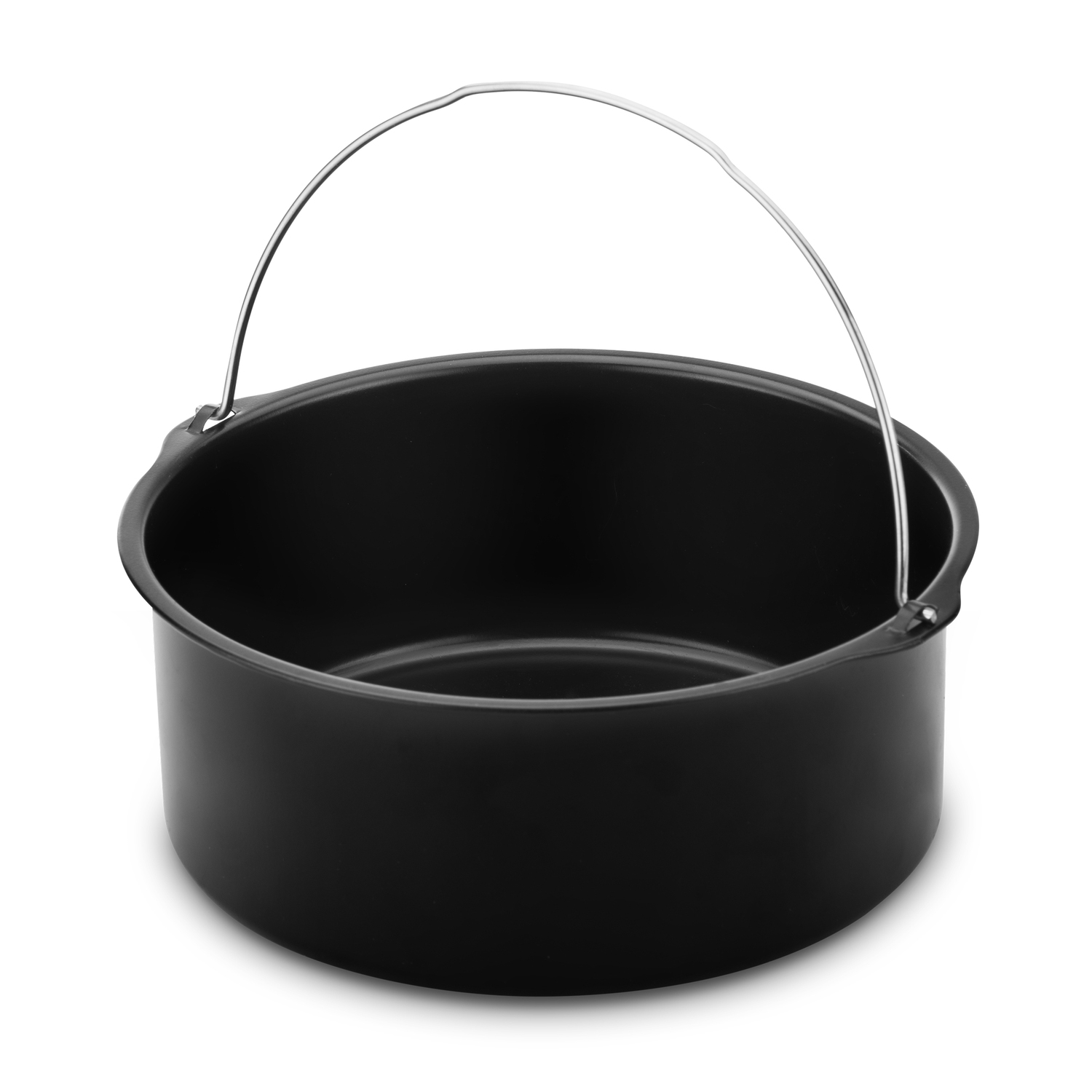 Cesta de freidora de aire negra con asa, aislada sobre fondo blanco.