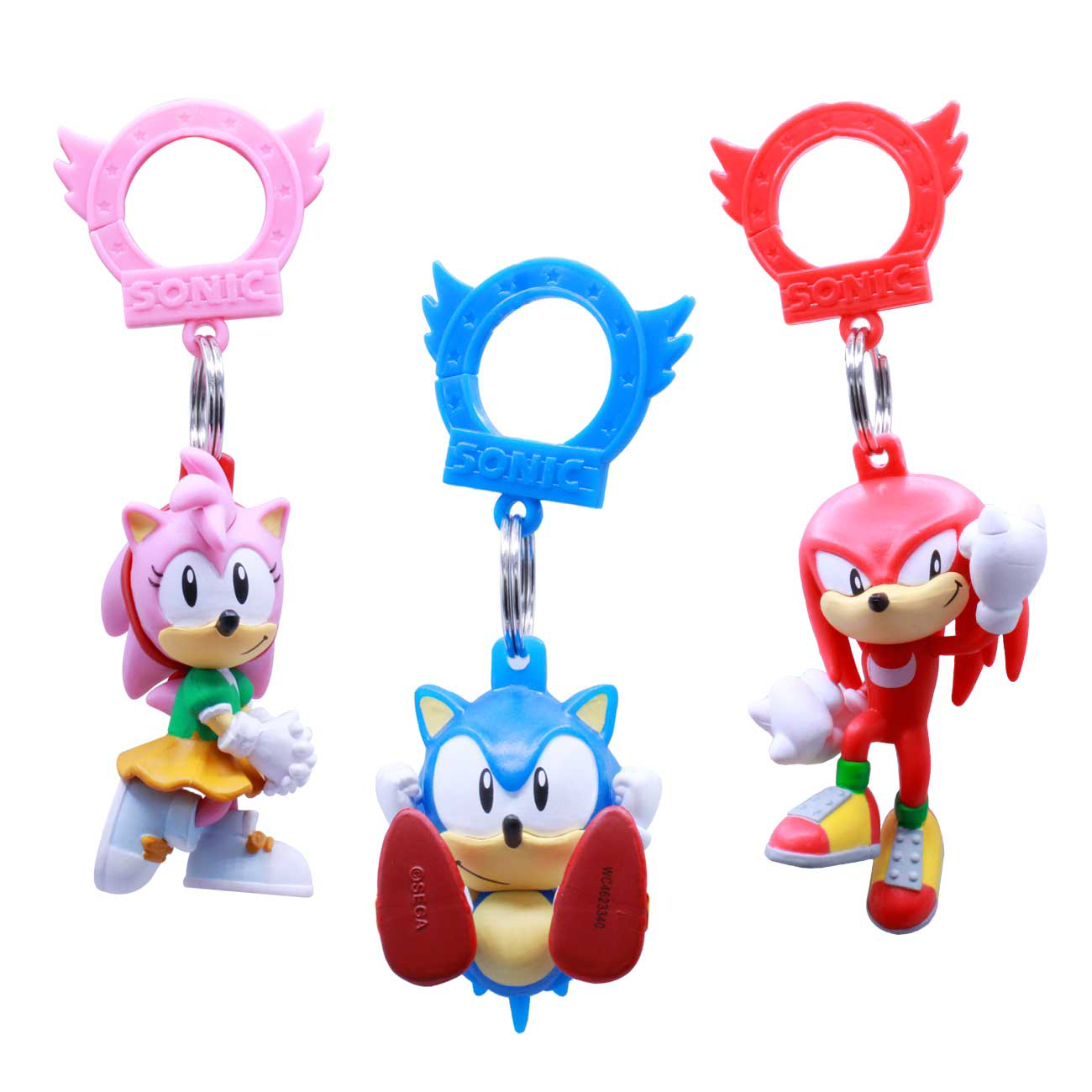 Drei Sonic the Hedgehog Schlüsselanhänger: Amy, Sonic und Knuckles, jeder mit einem Ring.