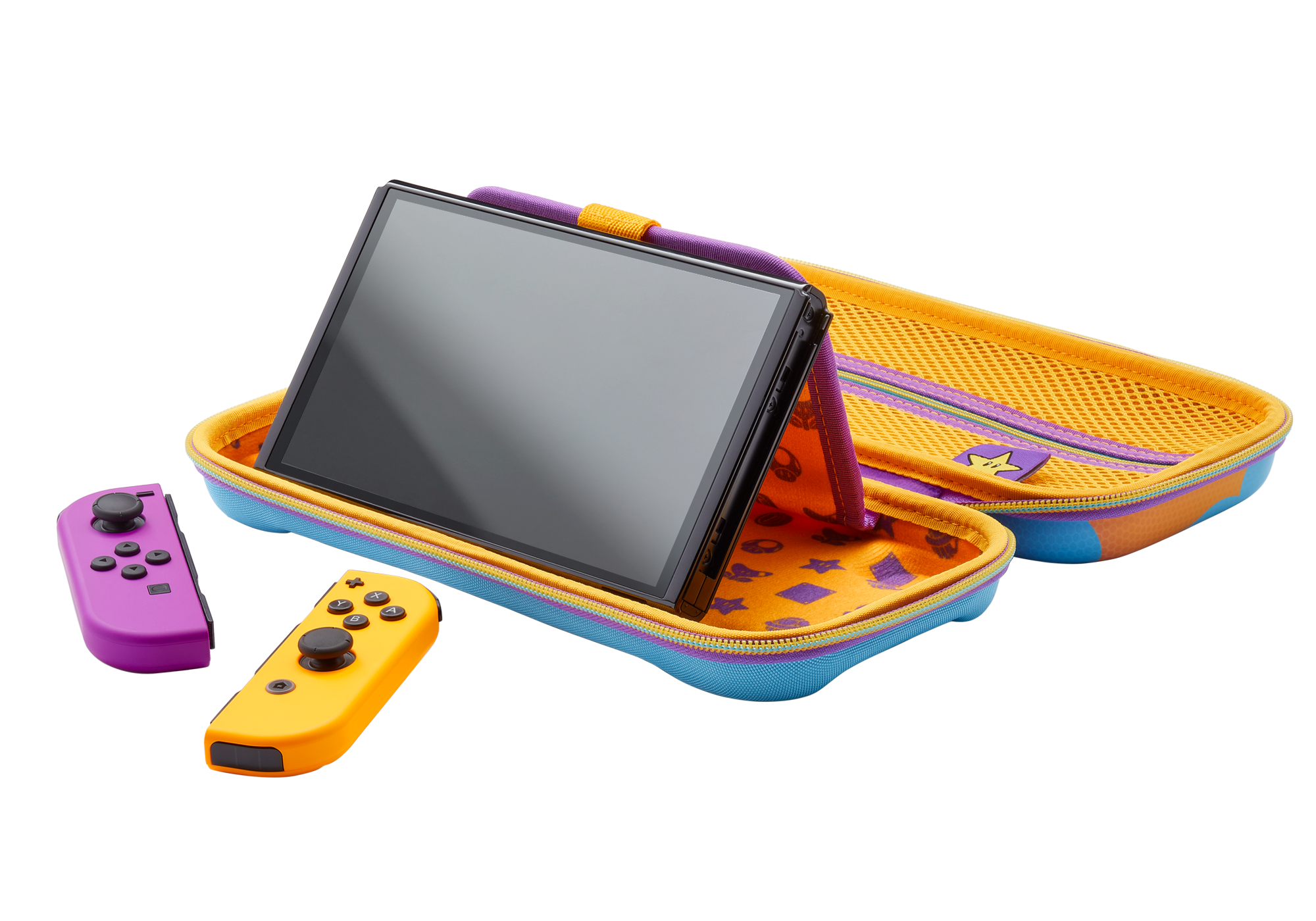 Nintendo Switch-Konsole in einem offenen Koffer mit Joy-Cons an der Seite.
