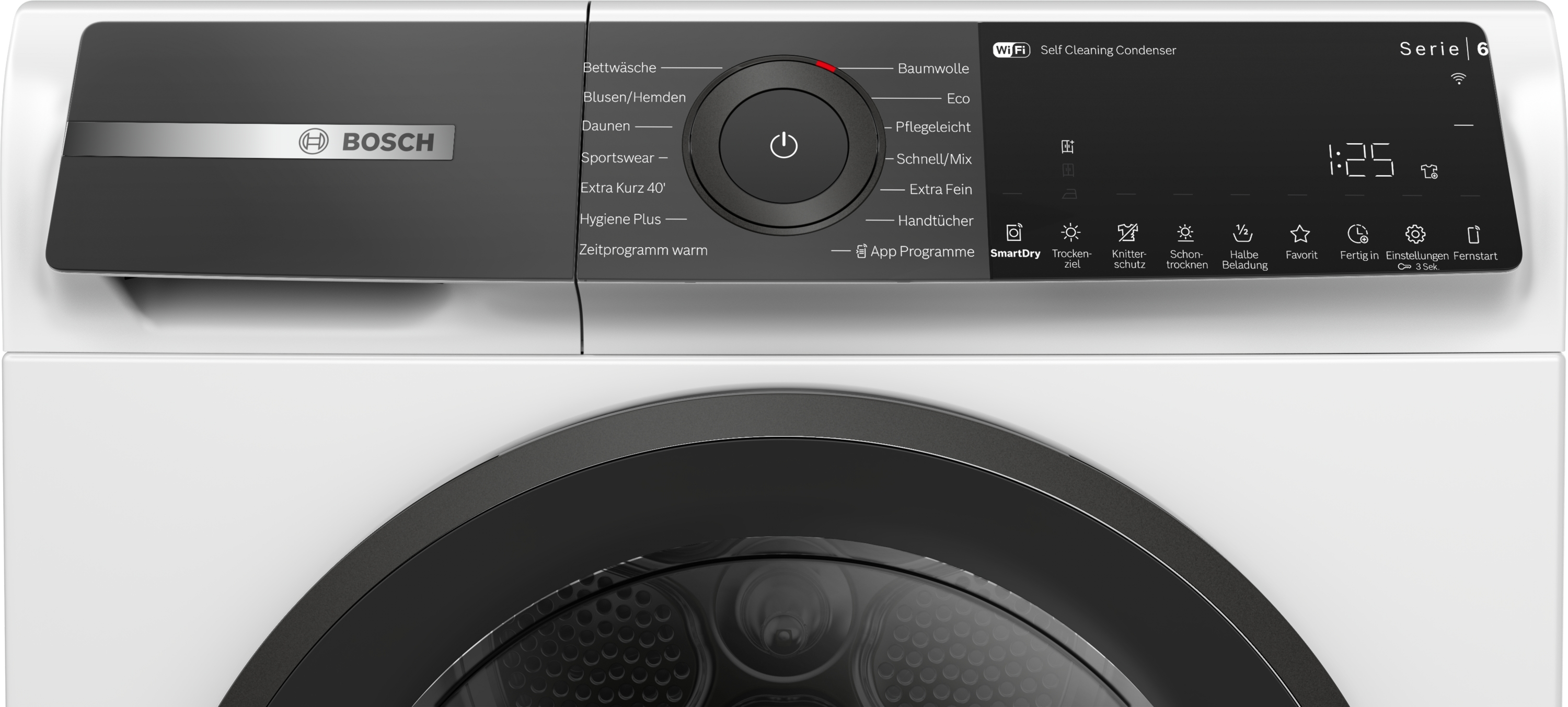 Ein weißer Bosch-Trockner. Er hat ein schwarzes Bedienfeld mit verschiedenen Einstellungen und ein digitales Display mit der Uhrzeit.