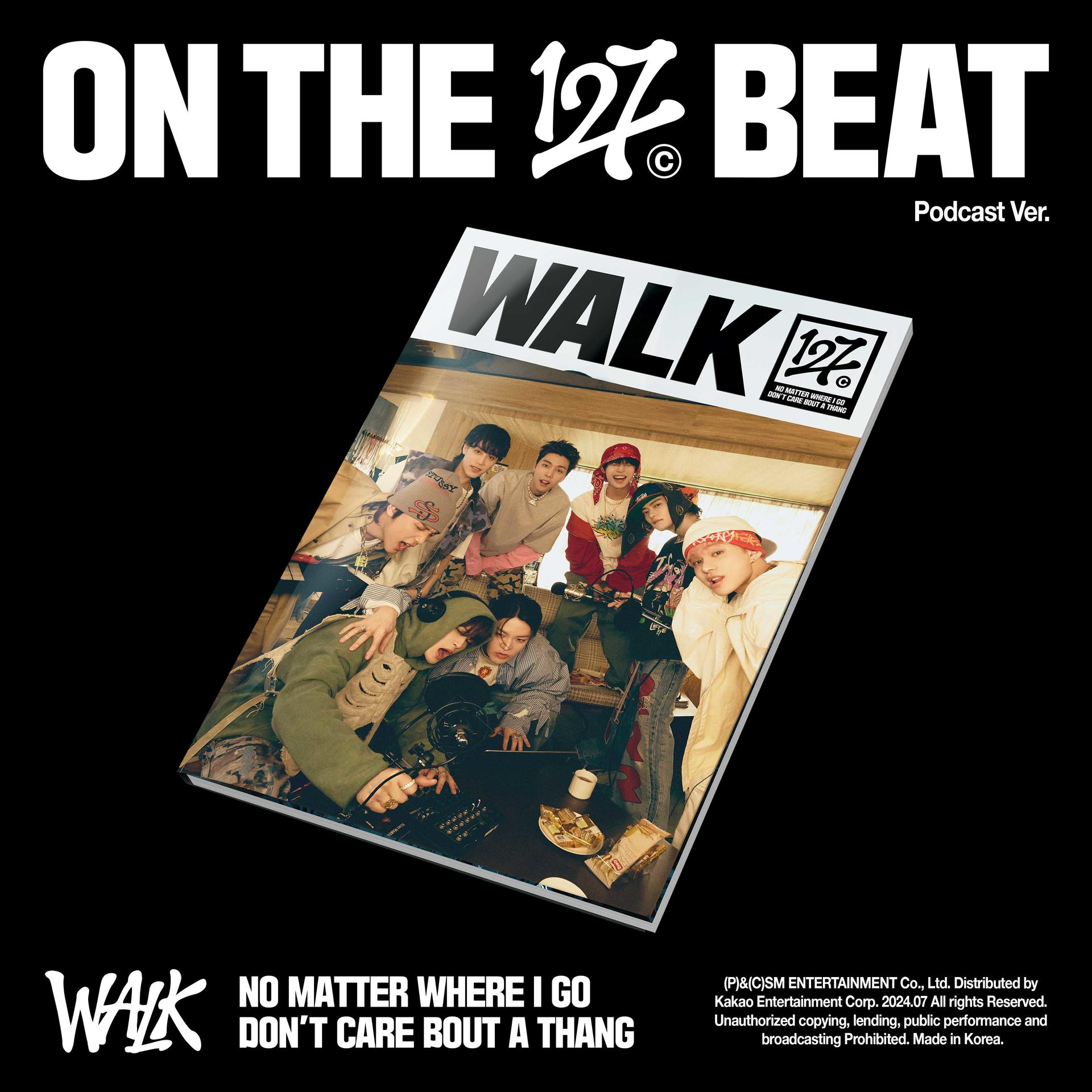 Magazin-Cover mit einer Gruppe von Leuten, mit 'ON THE 127 BEAT' und 'WALK' in fetter weißer Schrift.