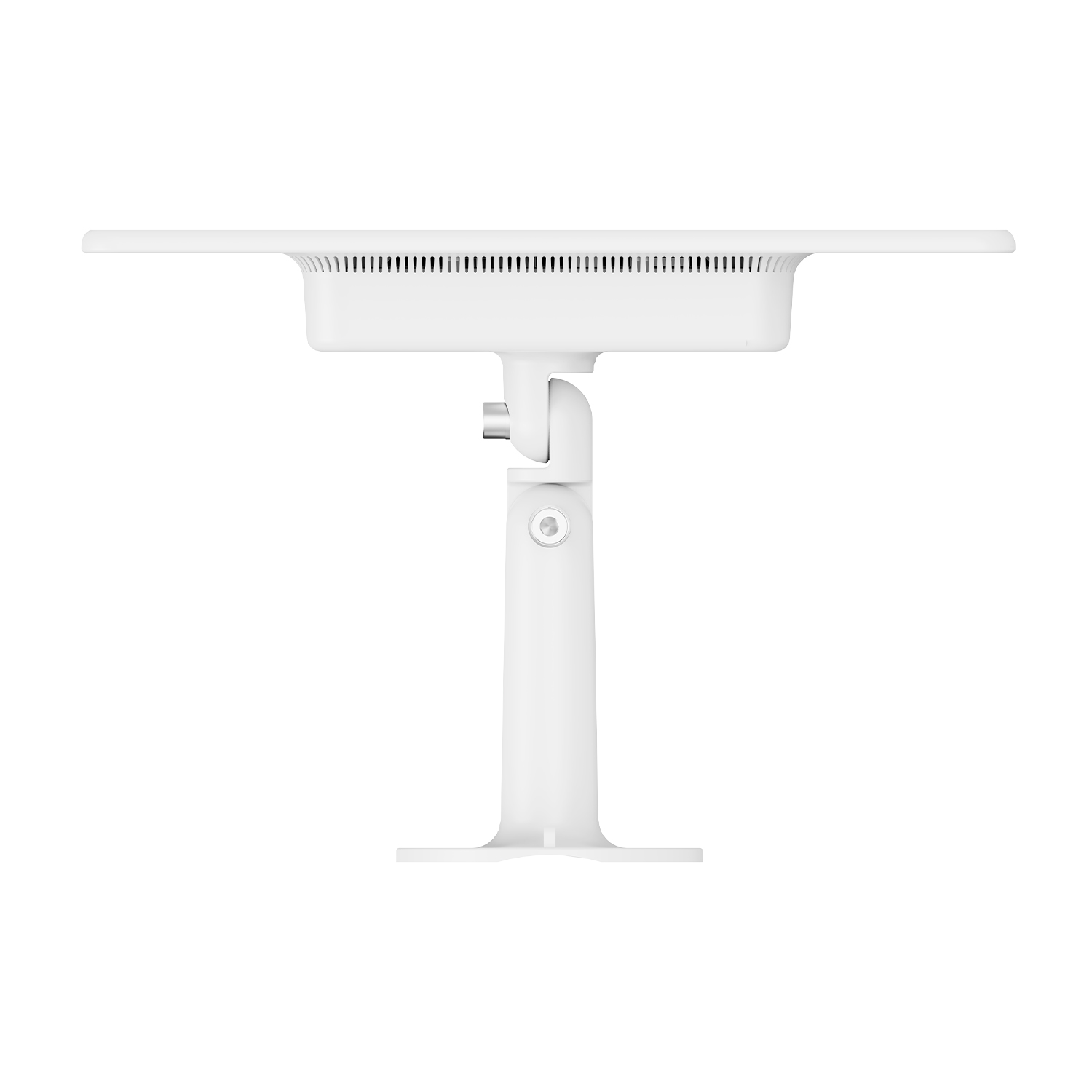 Ventilatore da soffitto bianco con asta e base rettangolare. È montato dal soffitto, visibile dal basso.