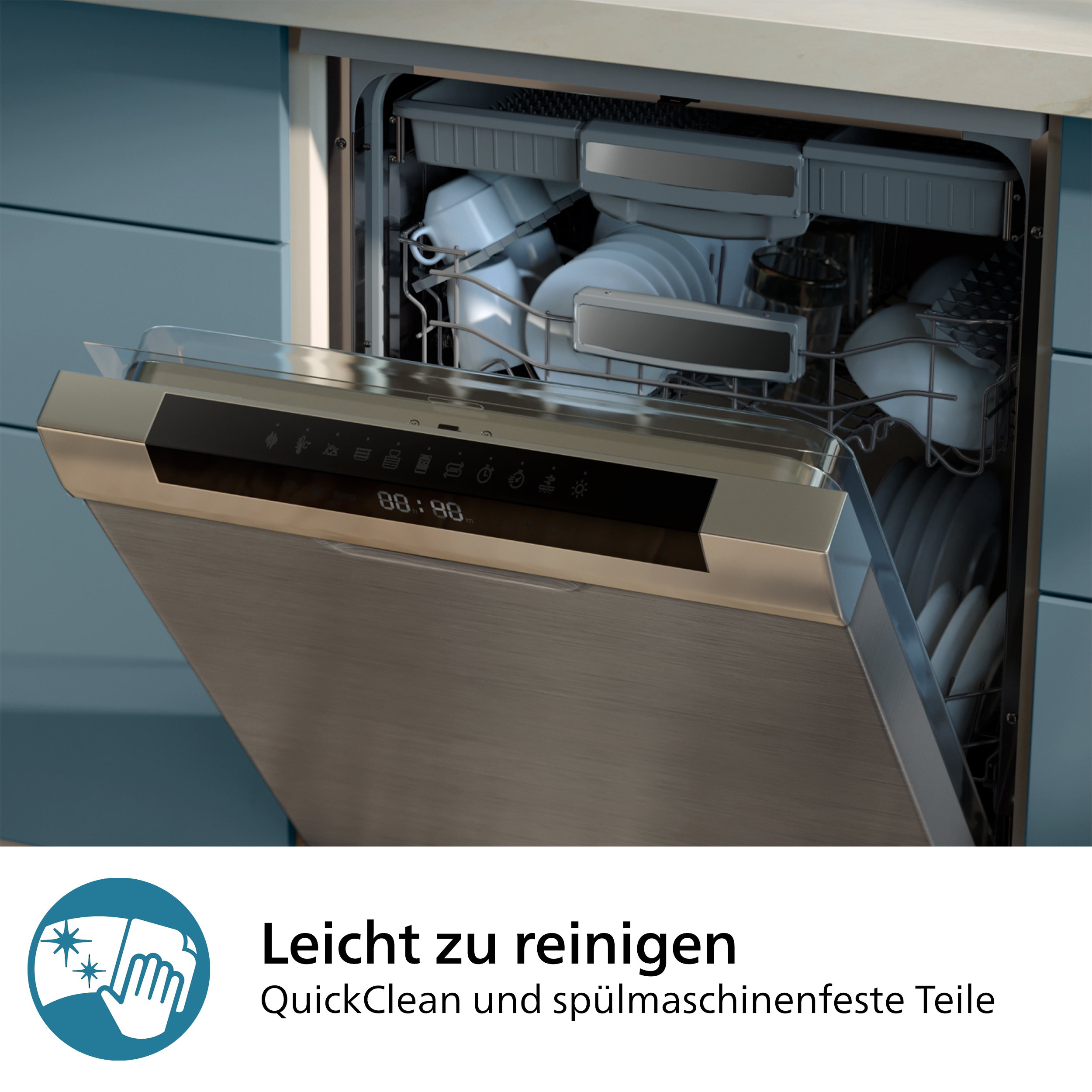 Glaskessel mit blauer Flüssigkeit, auf Holztisch mit Gebäck, Obst und Tee. Schwarzer Griff und silberner Sockel.