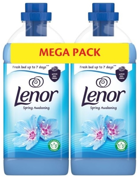 Dwie butelki płynu do prania Lenor Spring Awakening. Tło jest białe.