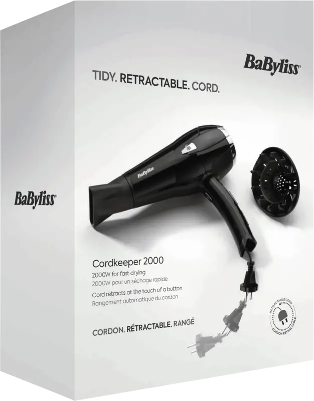 Fehér doboz fekete hajszárítóval és tartozékkal. Szöveg: 'Tidy. Retractable. Cord.'