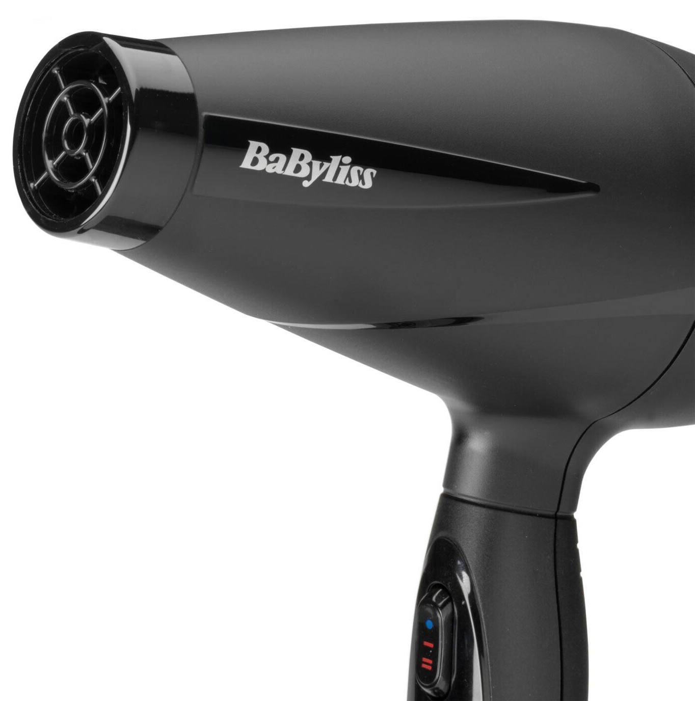 Egy fekete Babyliss hajszárító, közelről.