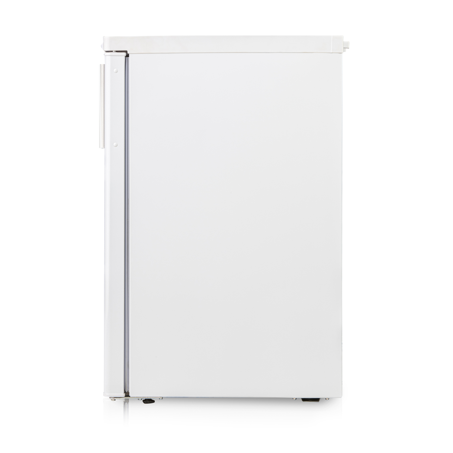 Réfrigérateur blanc, autonome. Vue latérale, fond blanc.