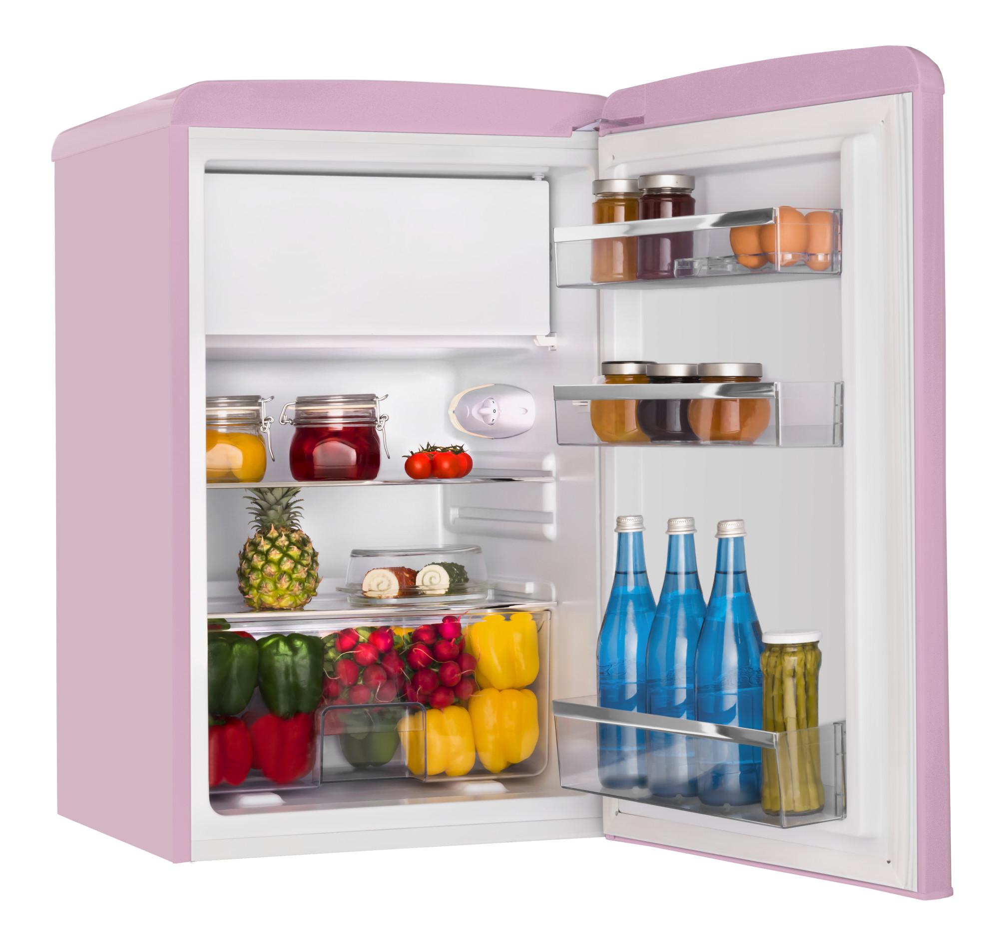 Rosa Retro-Kühlschrank. Geöffnet, mit Lebensmitteln wie Gemüse und Flaschen.