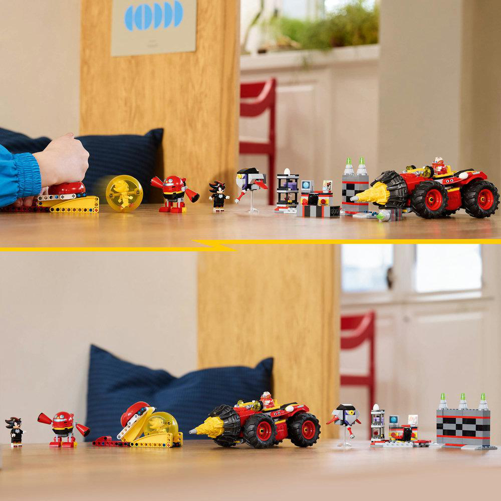 Kinder spielen mit Lego-Spielzeug.