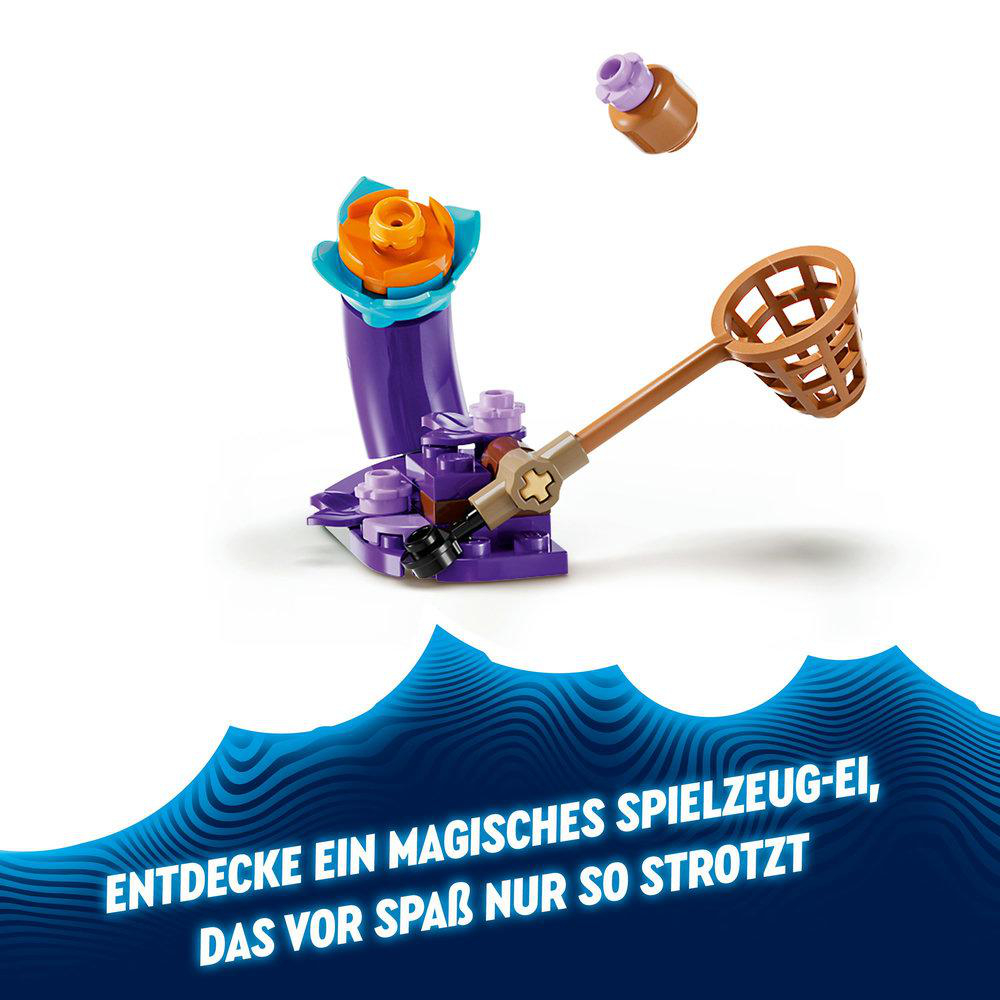 LEGO-Spielzeugkonstruktion mit Netz und lila Struktur. Weißer Hintergrund.