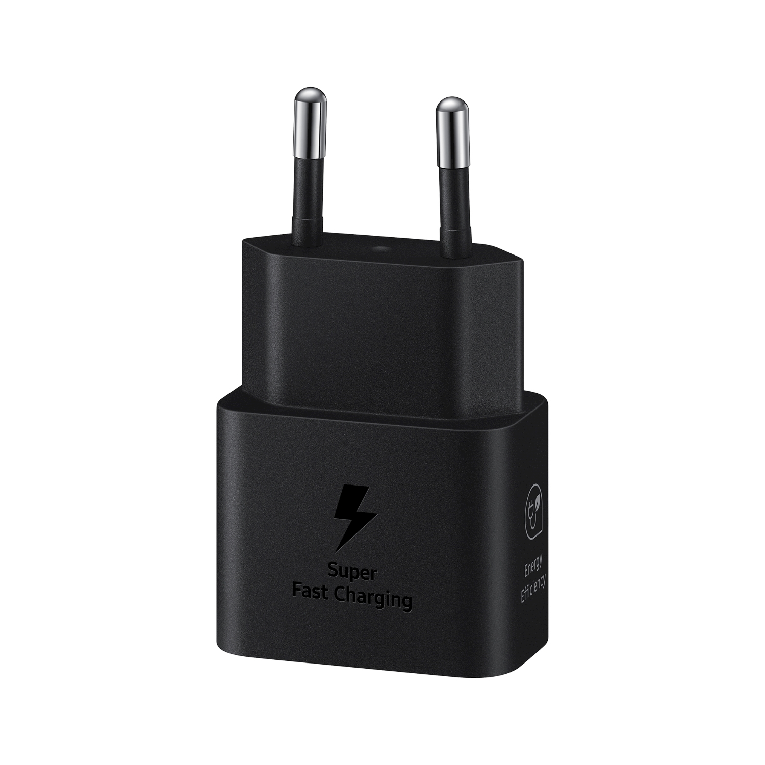 Caricatore nero con spine argentate. Ha le parole Super Fast Charging. Sfondo bianco.