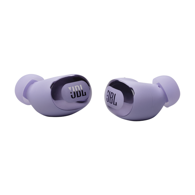Dos auriculares JBL lavanda sobre un fondo negro.