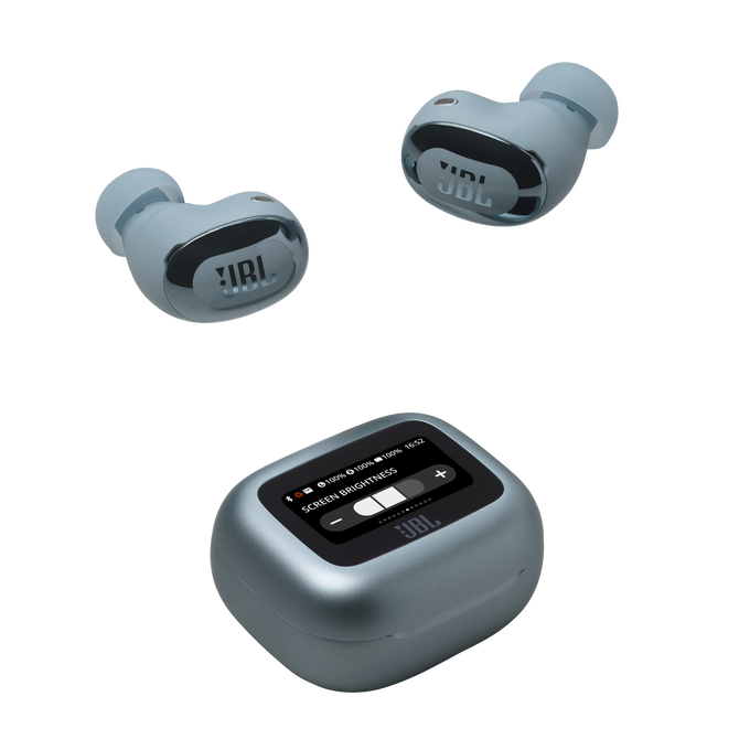 Tres auriculares JBL azules y un estuche de carga con pantalla.