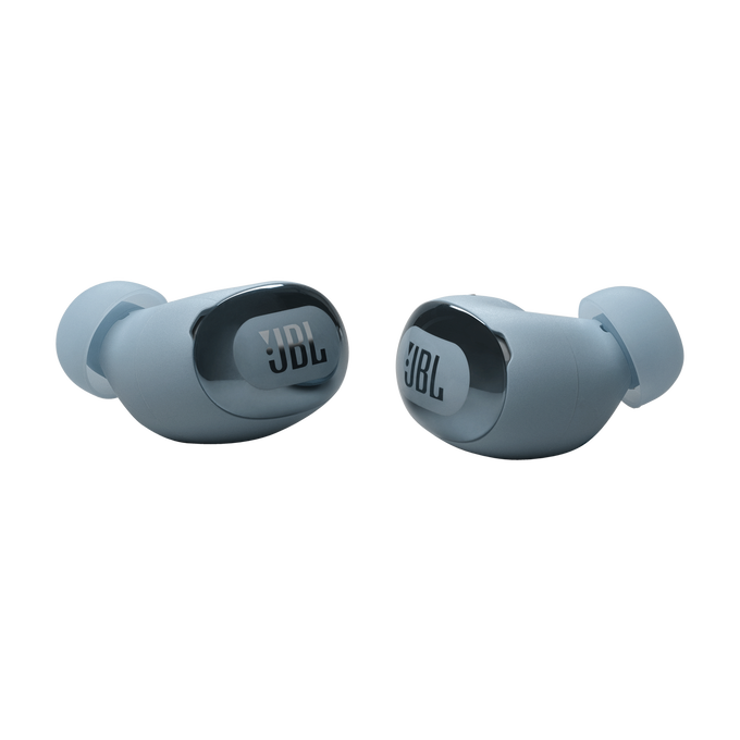 Dos auriculares JBL azul claro, ligeramente angulados. El logotipo de JBL es visible.