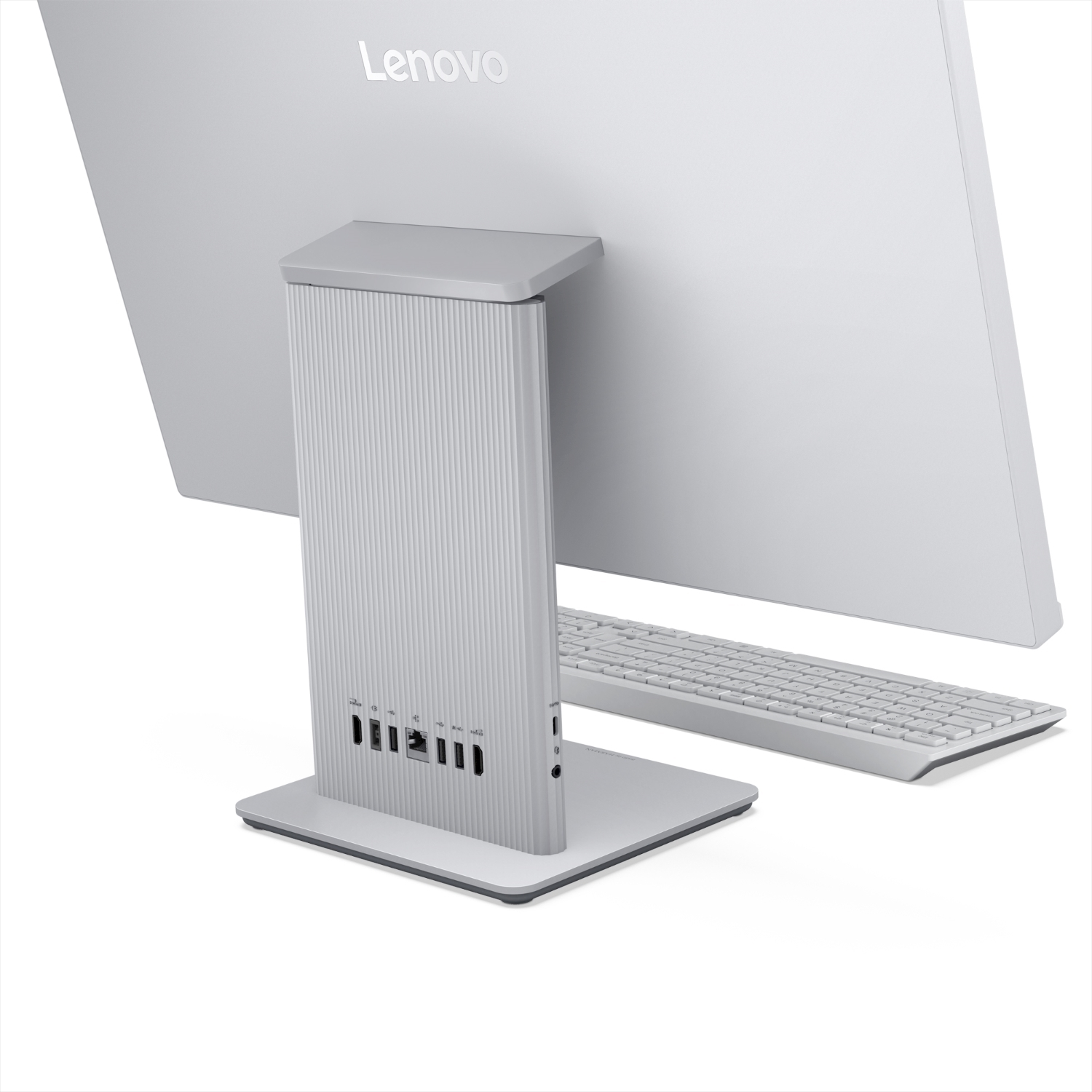 Il retro di un computer Lenovo all-in-one, che mostra il supporto, le porte e una tastiera.