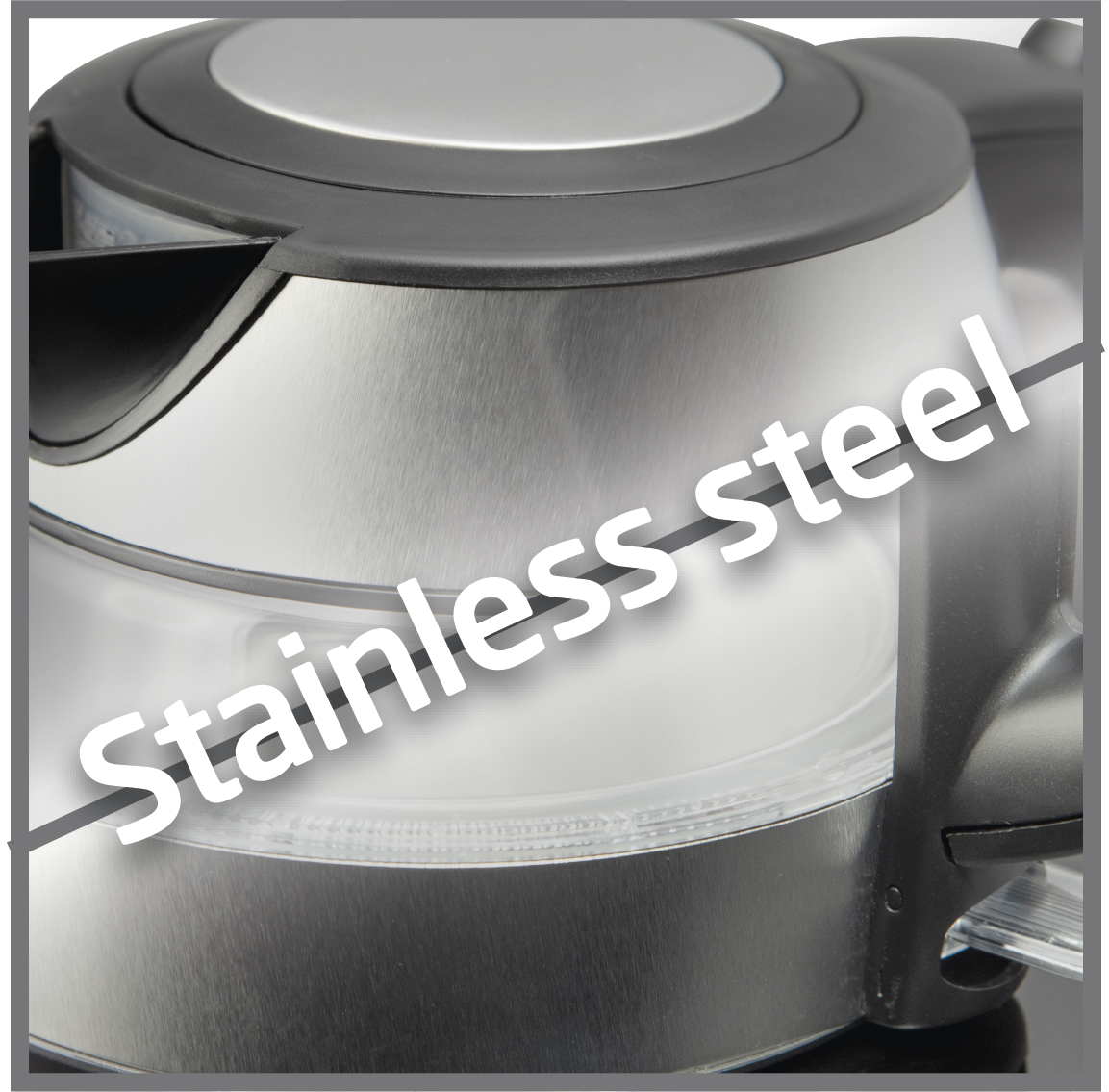 Zbliżenie na pokrywkę czajnika ze stali nierdzewnej z napisem "Stal nierdzewna".