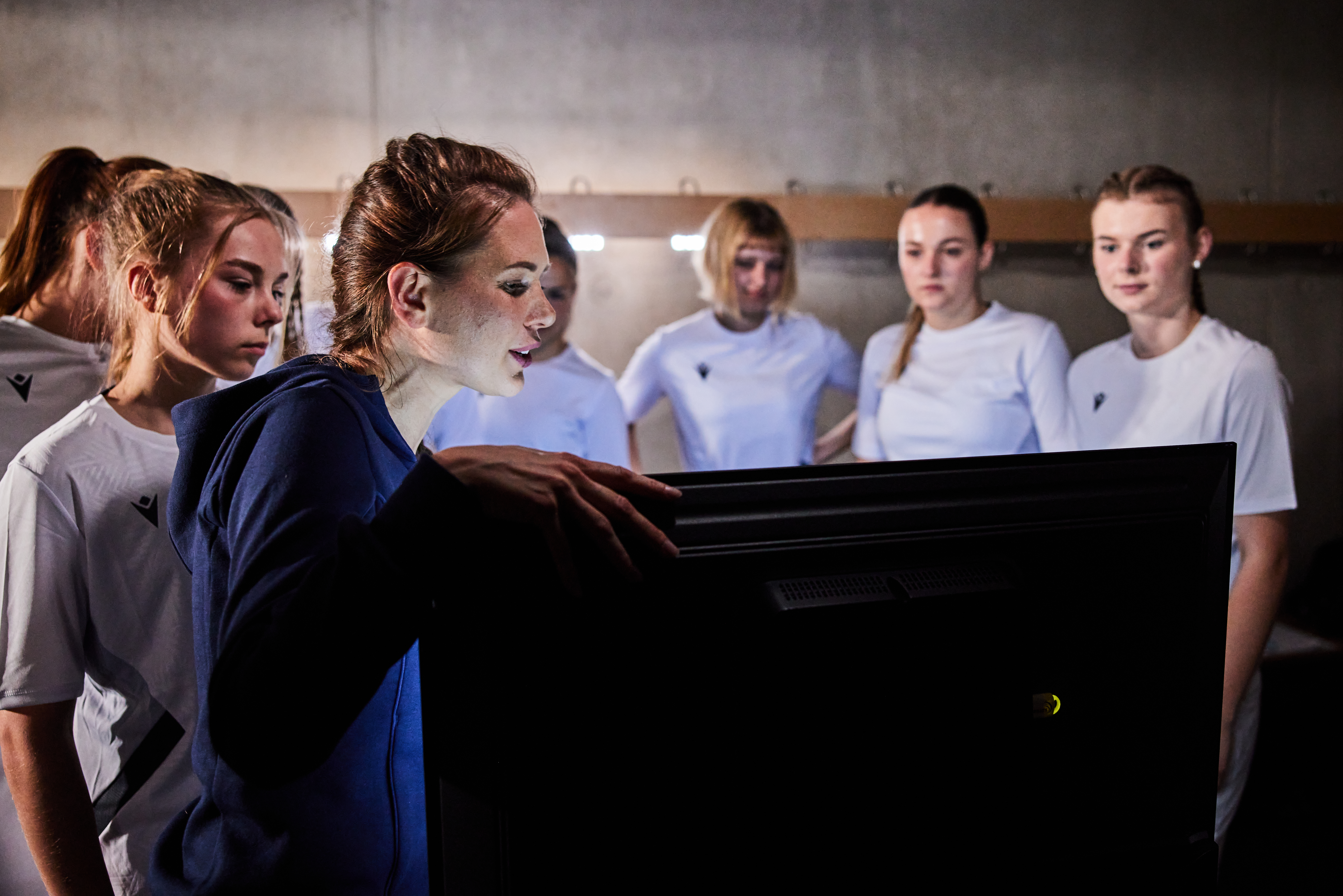 Telewizor przenośny LED PEAQ PTV 32GH-5023C-B 32'' HD 60Hz Google TV Chromecast