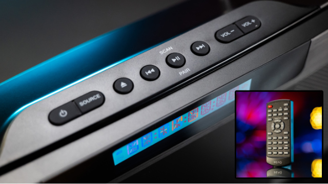 Czarne urządzenie z przyciskami, wstawka pokazuje pilota.