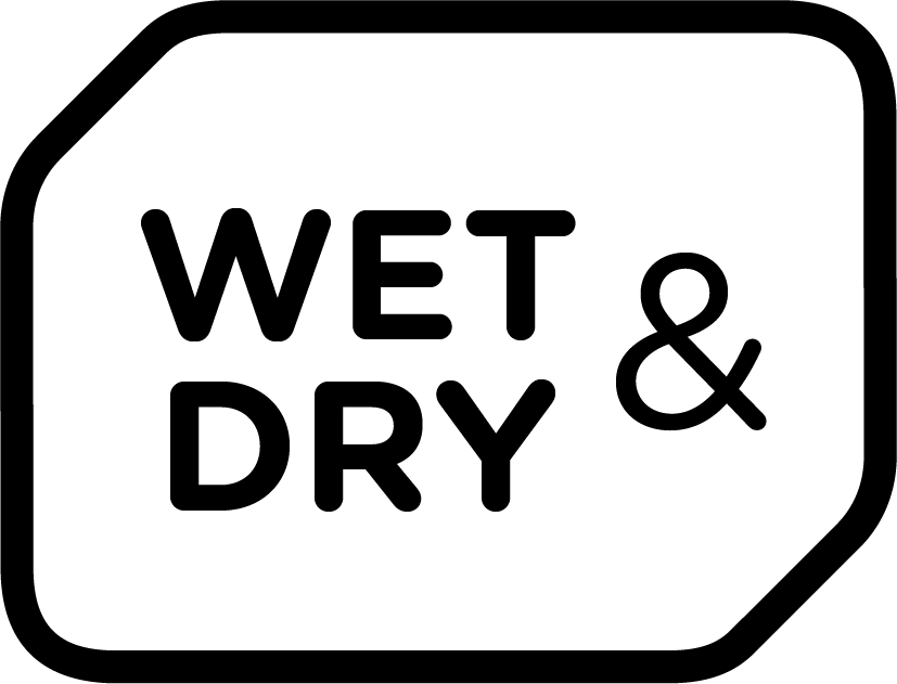 Czarne tło. Obraz jest całkowicie czarny, nie dostarczając żadnych informacji wizualnych.