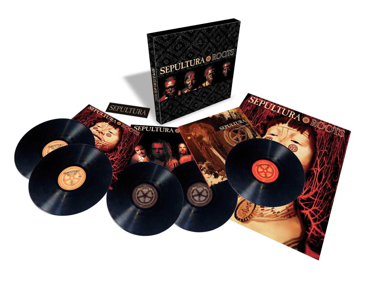 A Sepultura Roots albumjának gyűjteménye. Bakelit lemezek, albumborítók és egy box set van elrendezve.