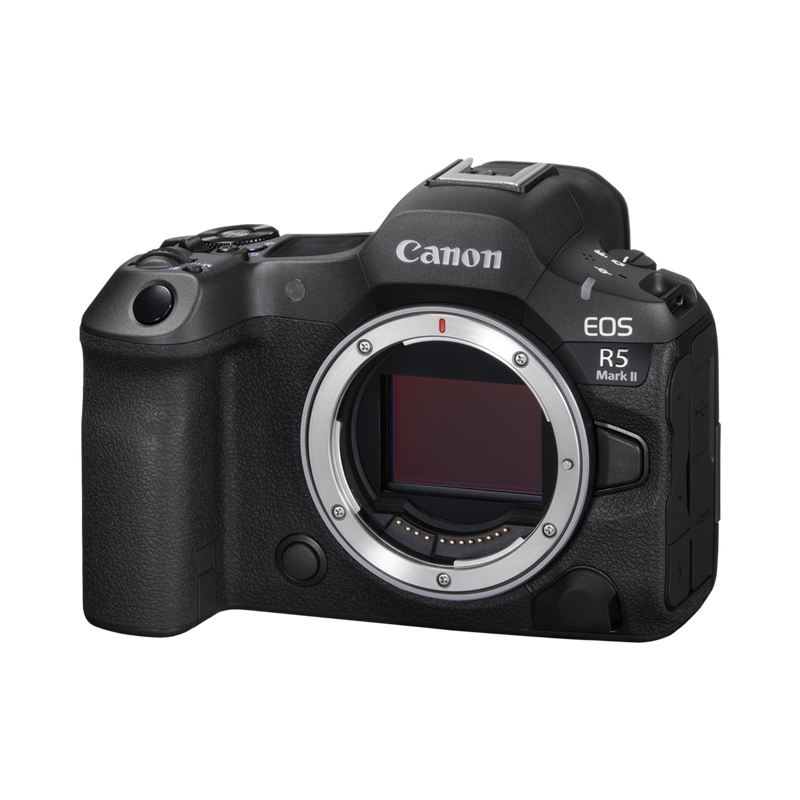 Eine schwarze Canon EOS R5 Mark II Kamera mit Objektivanschluss, isoliert auf weißem Hintergrund.