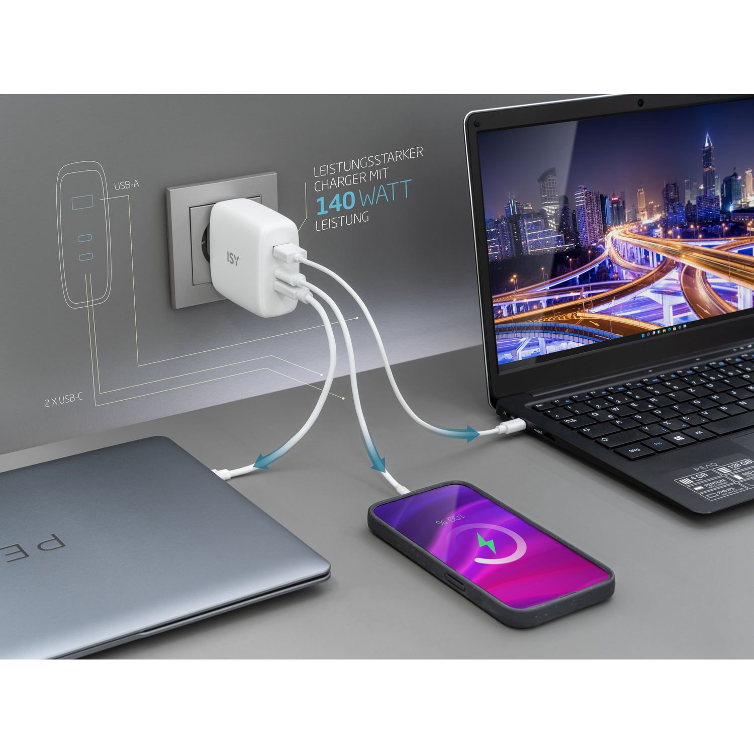 Oplader met meerdere kabels, laadt laptop, telefoon en stopcontact op.