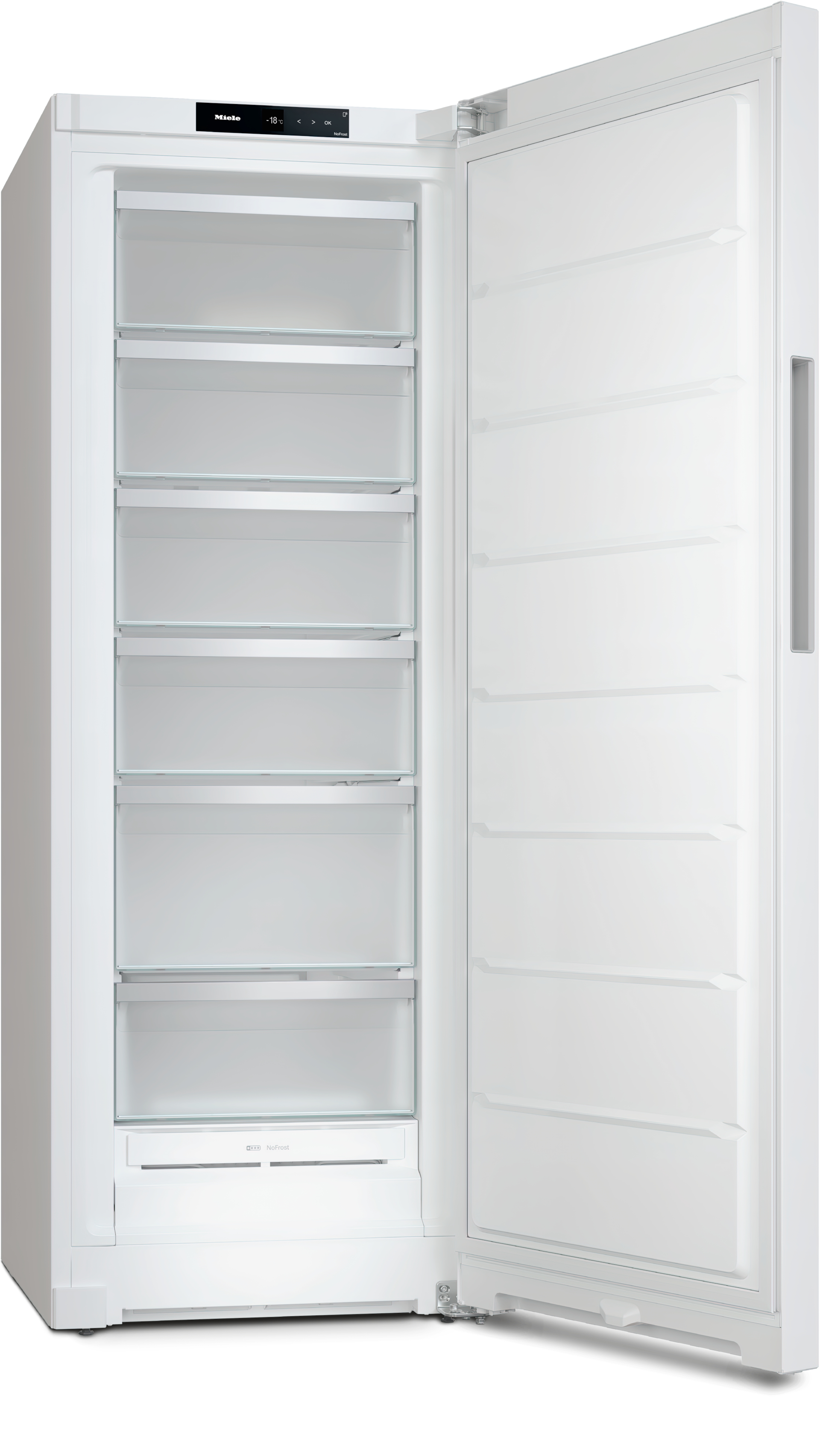 Weißer Kühlschrank mit geöffneter Tür, zeigt Regale und Innenbeleuchtung.
