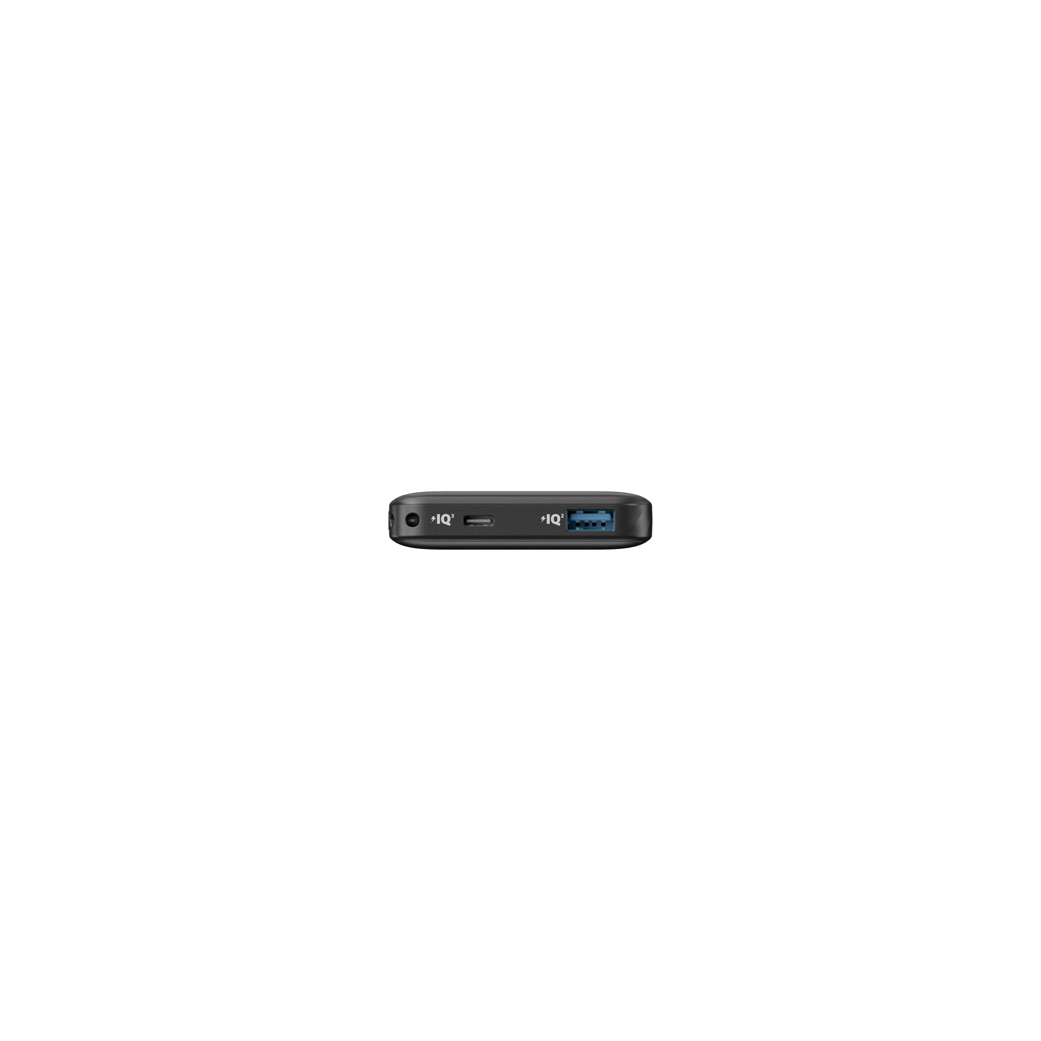 Batterie externe noire, vue de dessus. Caractéristiques: port USB-C, USB-A et logo IQ.