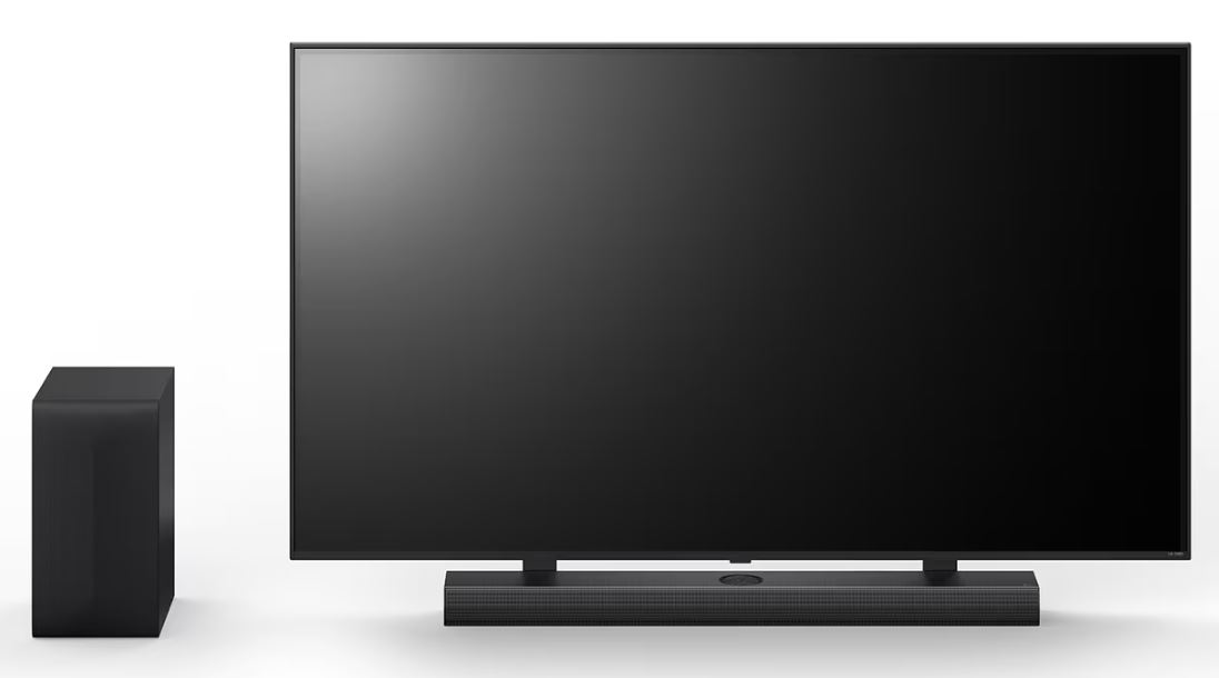 Beyaz arka plan üzerinde siyah TV, soundbar ve subwoofer.
