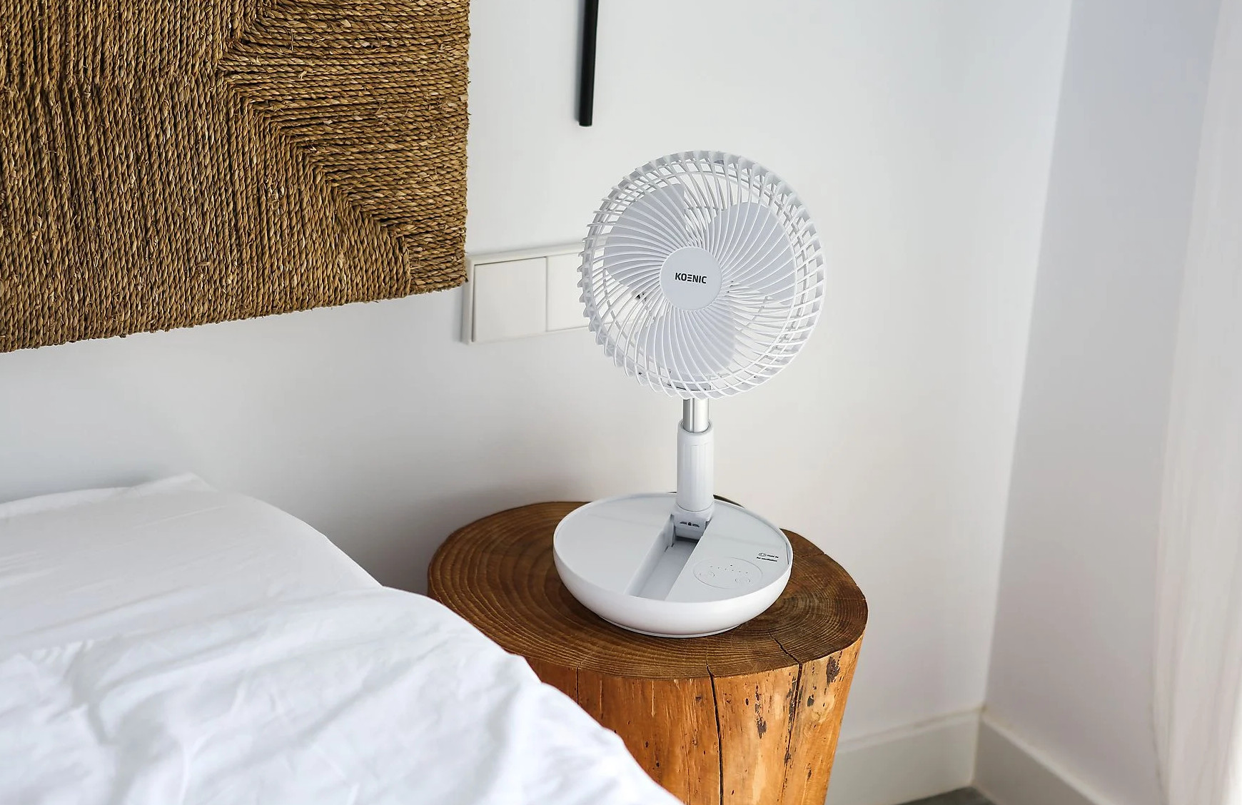 Wentylator bezprzewodowy KOENIC KTF 18422 USB EXPANDABLE TABLE FAN Biały