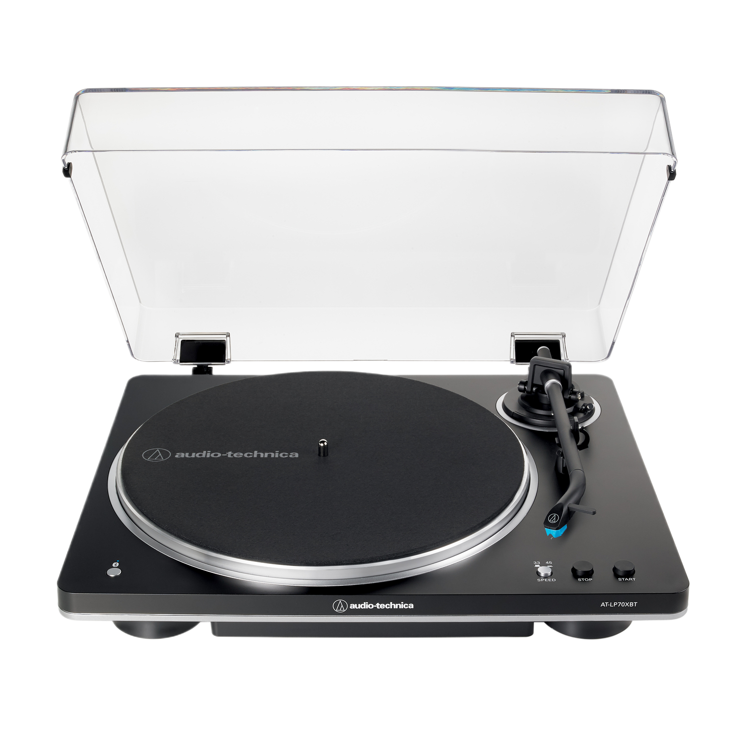 Zwarte Audio-Technica platenspeler met een transparante afdekking. Hij staat op een witte achtergrond.