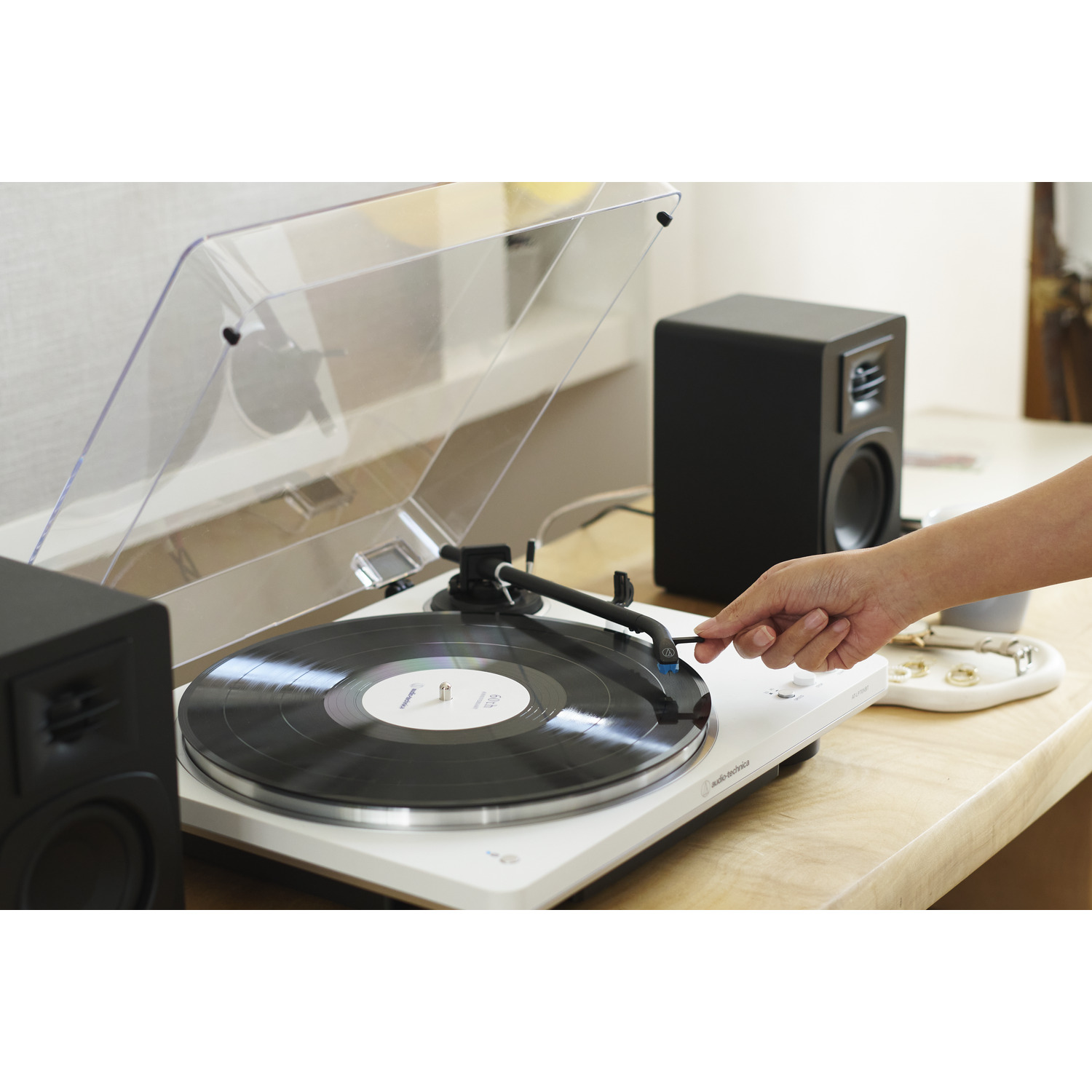 AUDIO TECHNICA Platine vinyle (AT-LP70xBTWS)