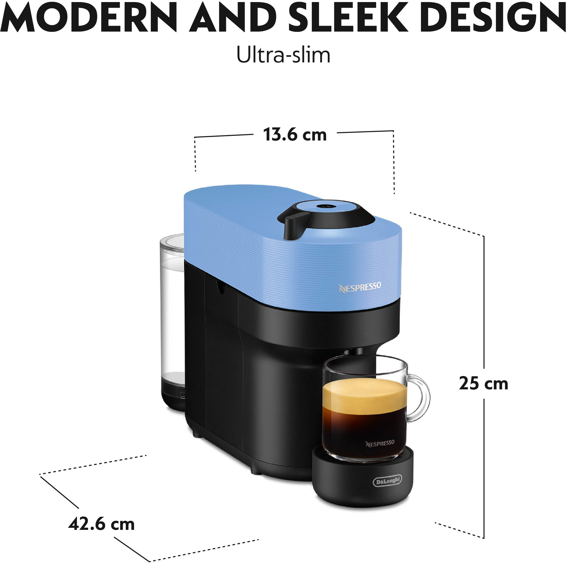 Machine à café Nespresso bleue et noire avec un verre de café et des mesures.
