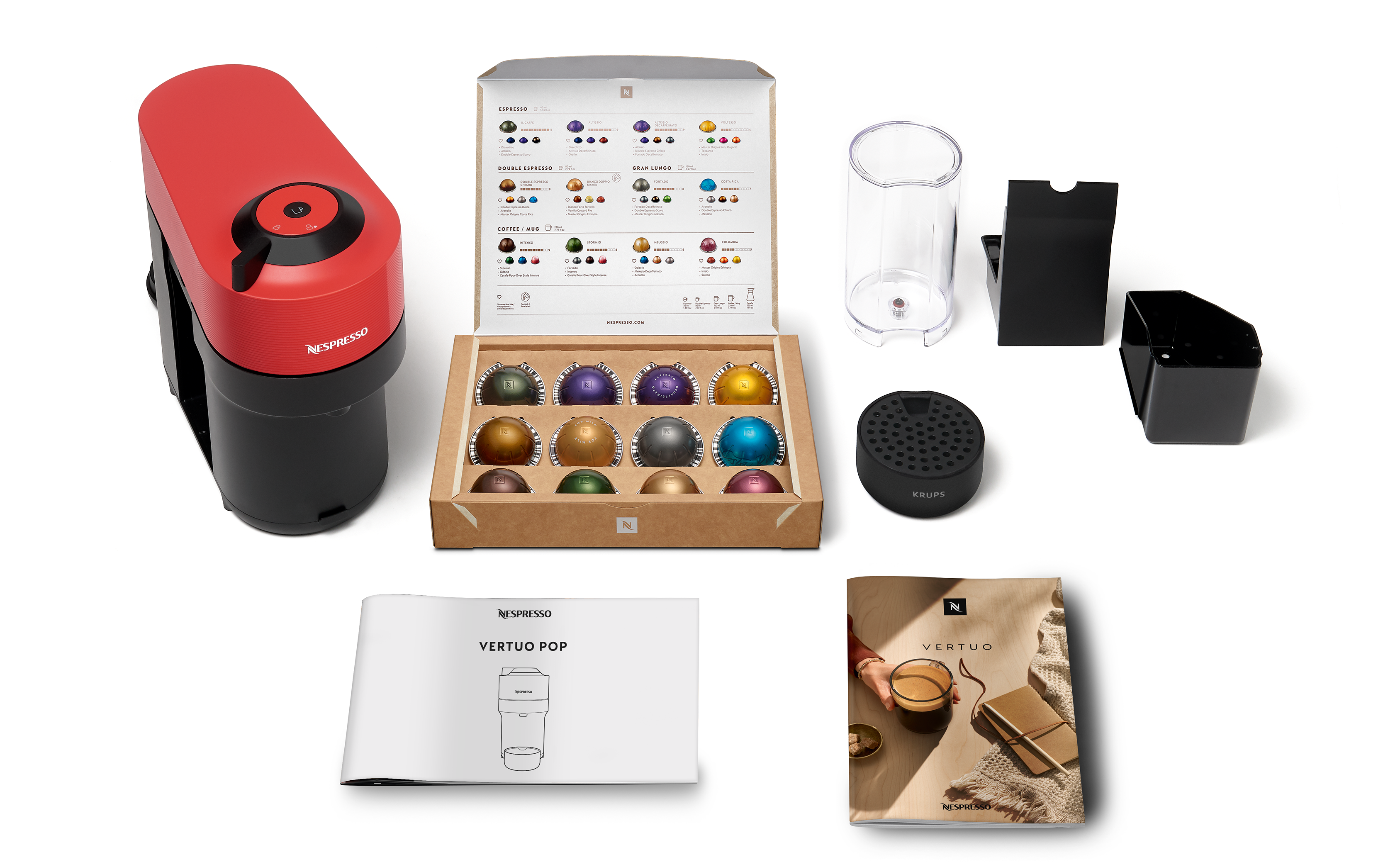 Una macchina Nespresso Vertuo Pop rossa, una scatola di capsule e accessori. Include un serbatoio dell'acqua e manuali.