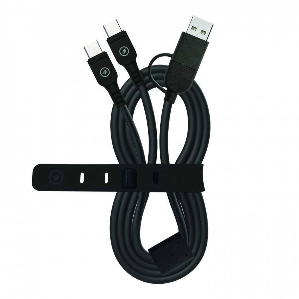 Cables USB negros con múltiples conectores, sujetos por una correa negra.