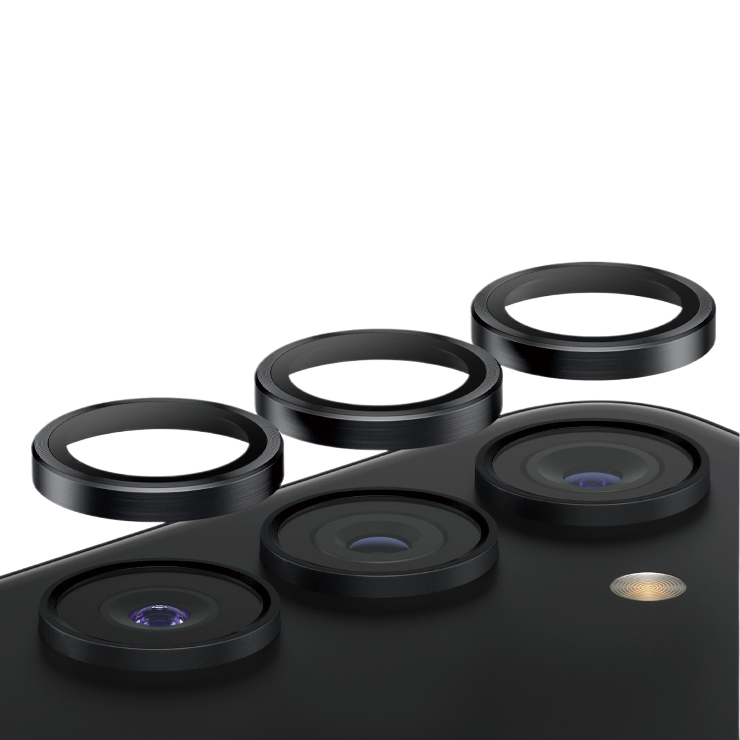 Gros plan sur les lentilles de l'appareil photo du téléphone avec des anneaux noirs autour.