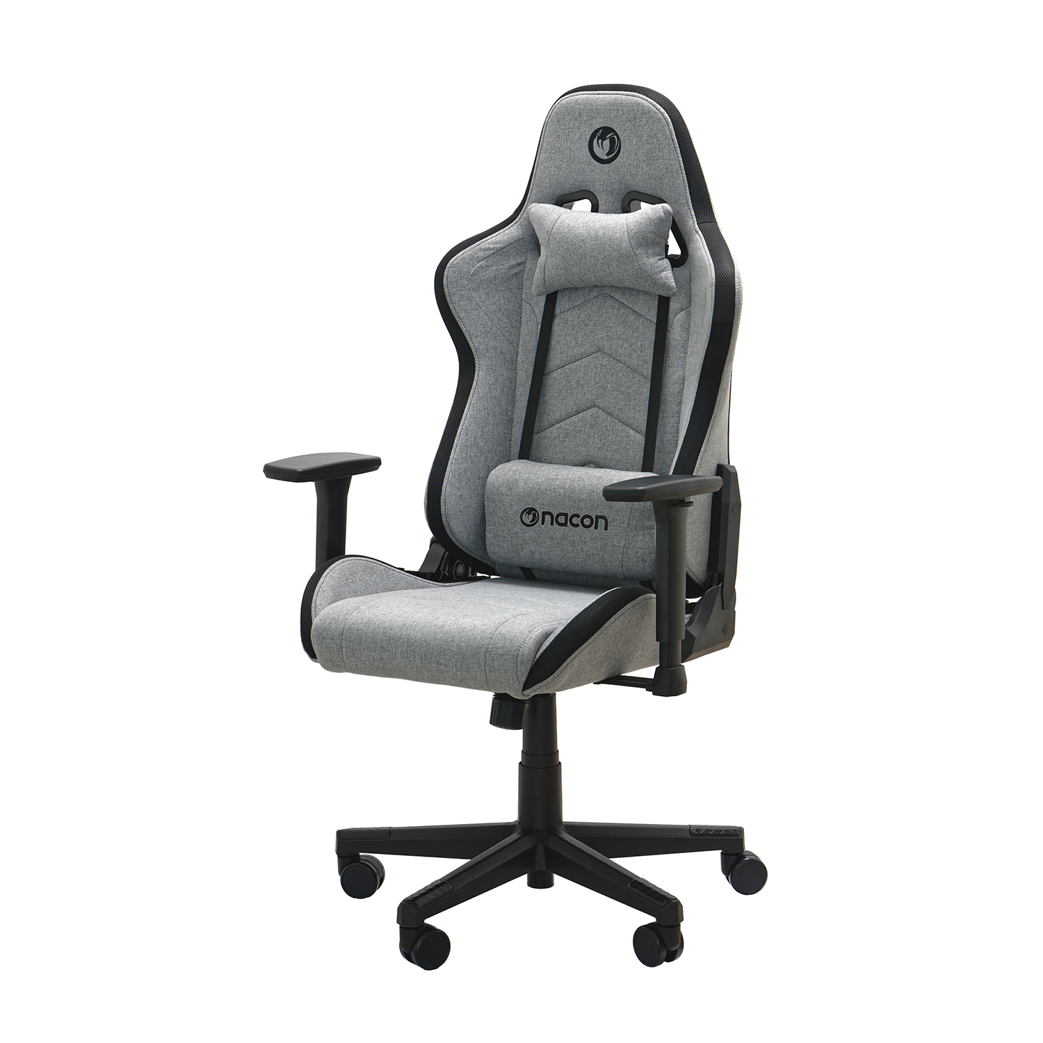 Sedia da gaming grigia e nera con poggiatesta e supporto lombare, logo Nacon visibile.