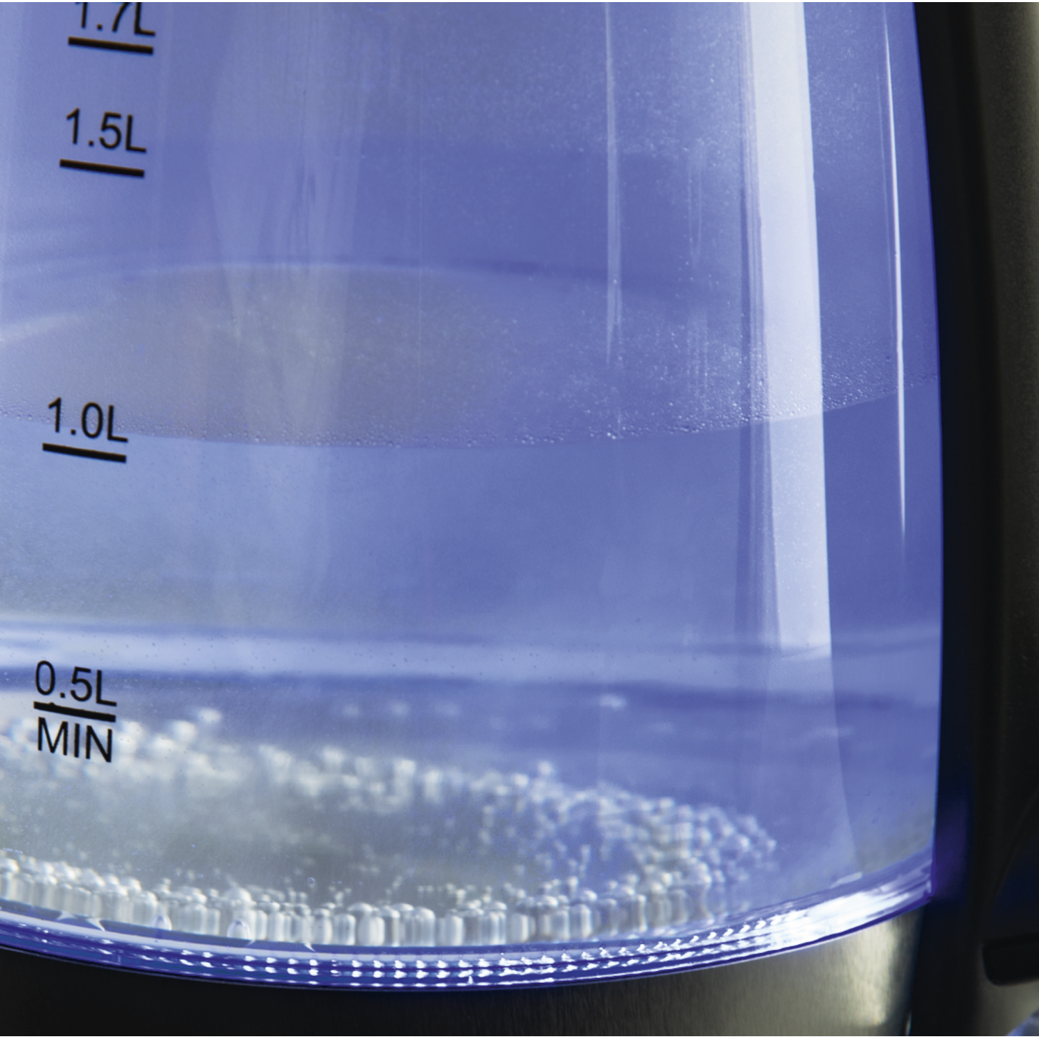 Coffee pot with water and volume markings. Blue light illuminates the water.