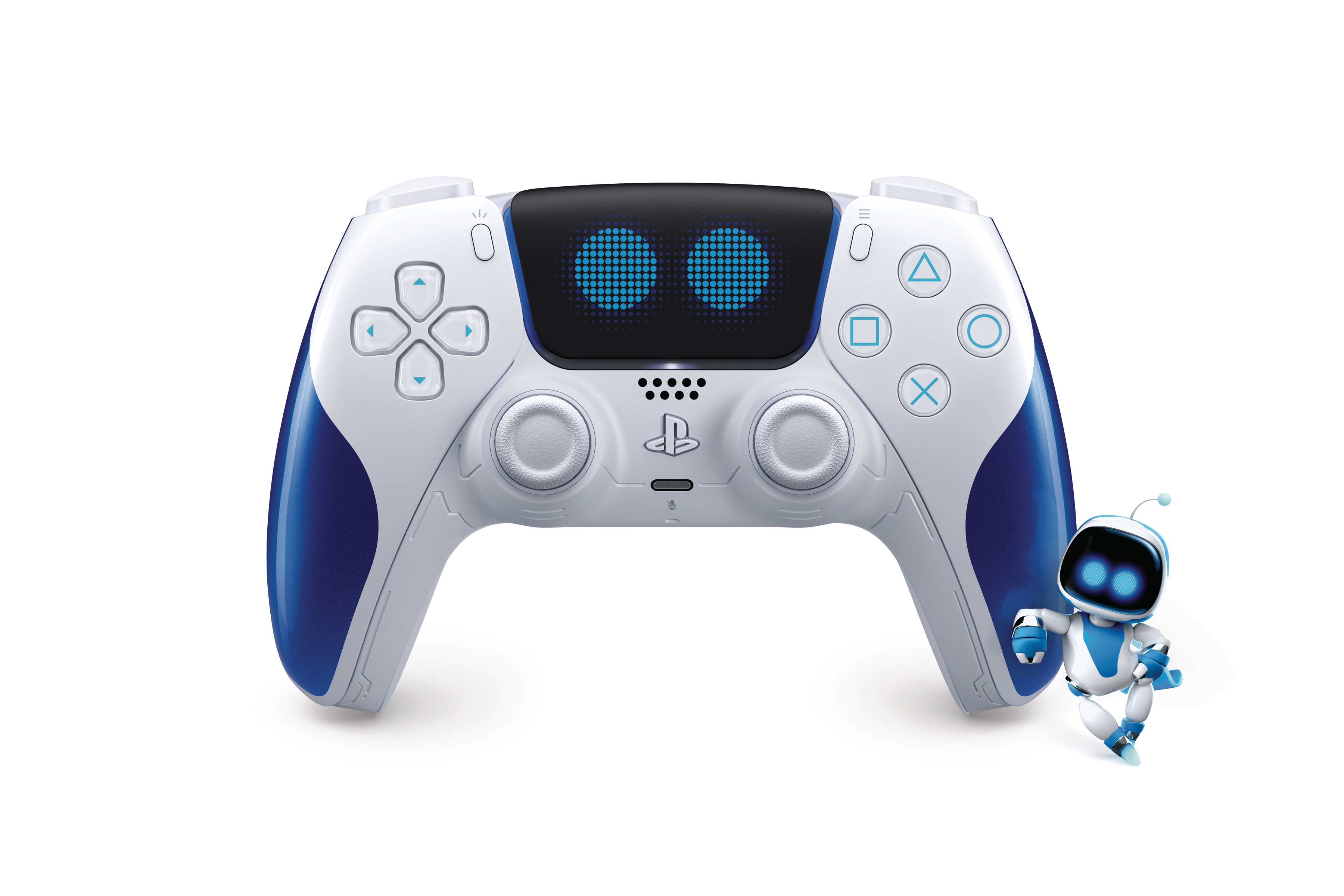 Ein weiß-blauer PlayStation 5 Controller mit einem kleinen Roboter-Charakter rechts.