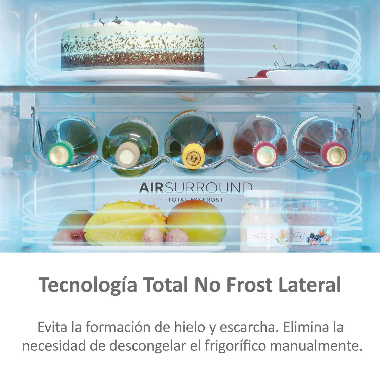 Interior de un refrigerador con estantes, botellas y fruta. Texto en español sobre tecnología sin escarcha.