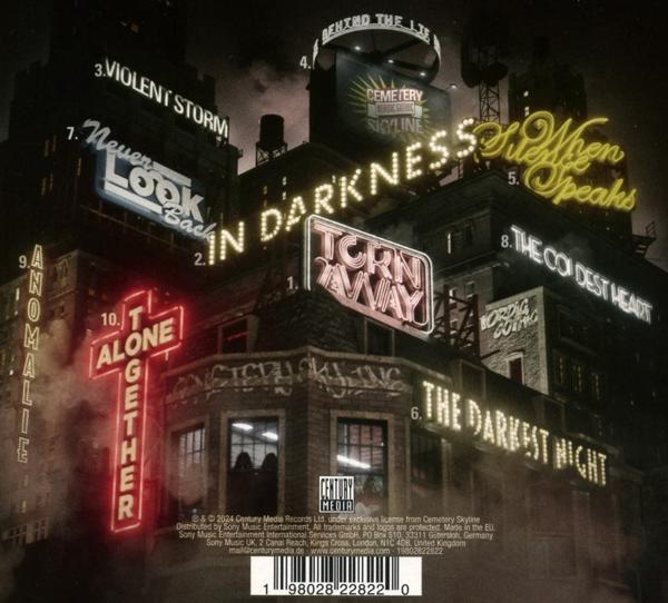 Albumcover mit Neonreklamen auf Gebäuden mit Songtiteln und einem Barcode unten.