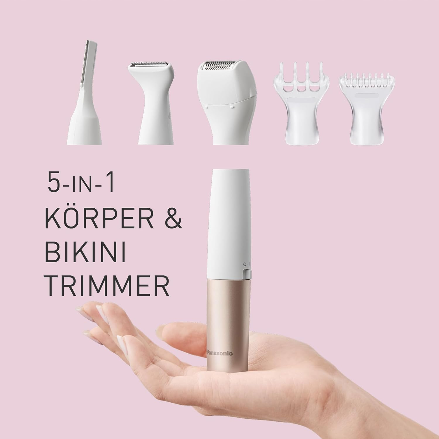 Eine Hand, die einen 5-in-1-Bikini-Trimmer mit verschiedenen Aufsätzen hält, alles auf rosa Grund.