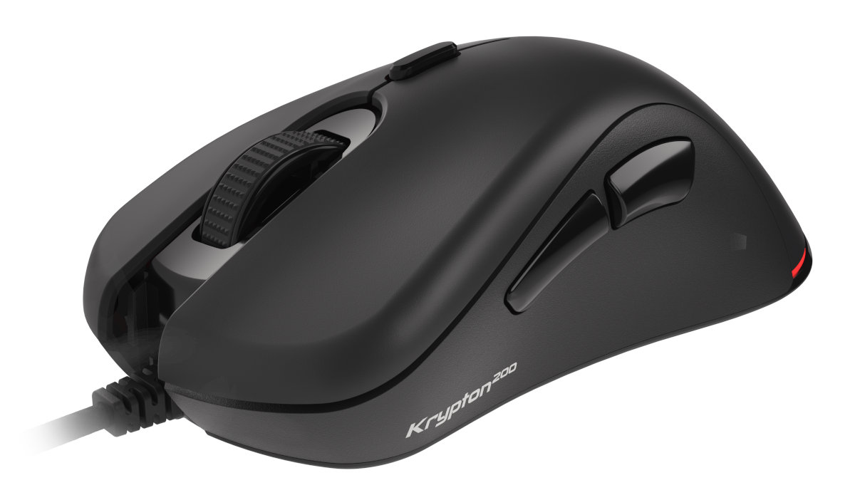 Czarna mysz komputerowa z kółkiem przewijania i przyciskami bocznymi, z kablem. Myszka leży na białej powierzchni.