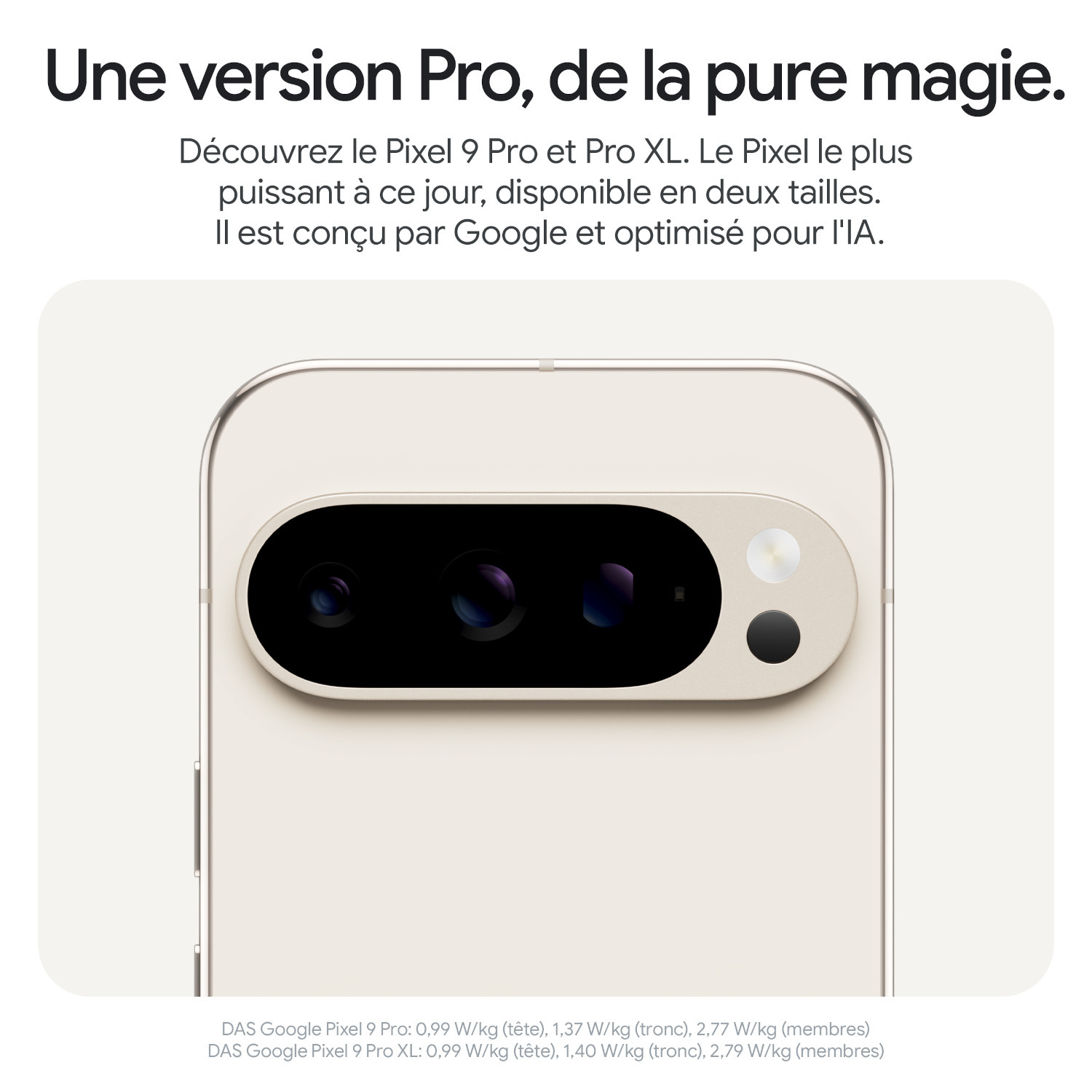 Dos de smartphone avec caméras et coloris blanc et or. Fond blanc.